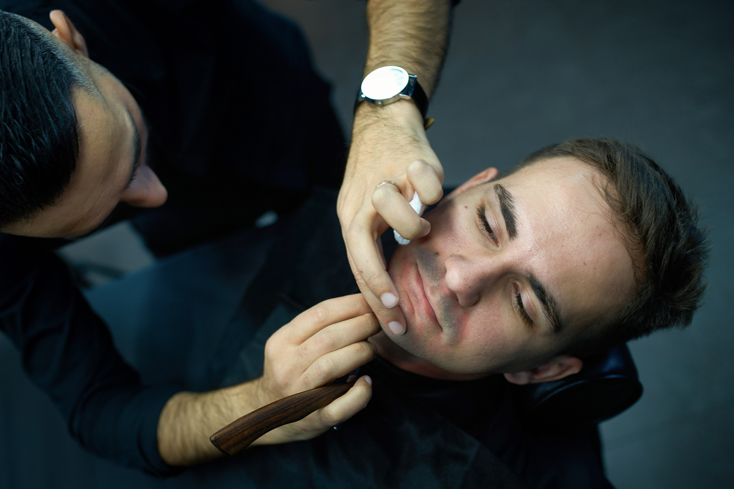 Жених в барбершопе. Фотограф Владимир Артамонов