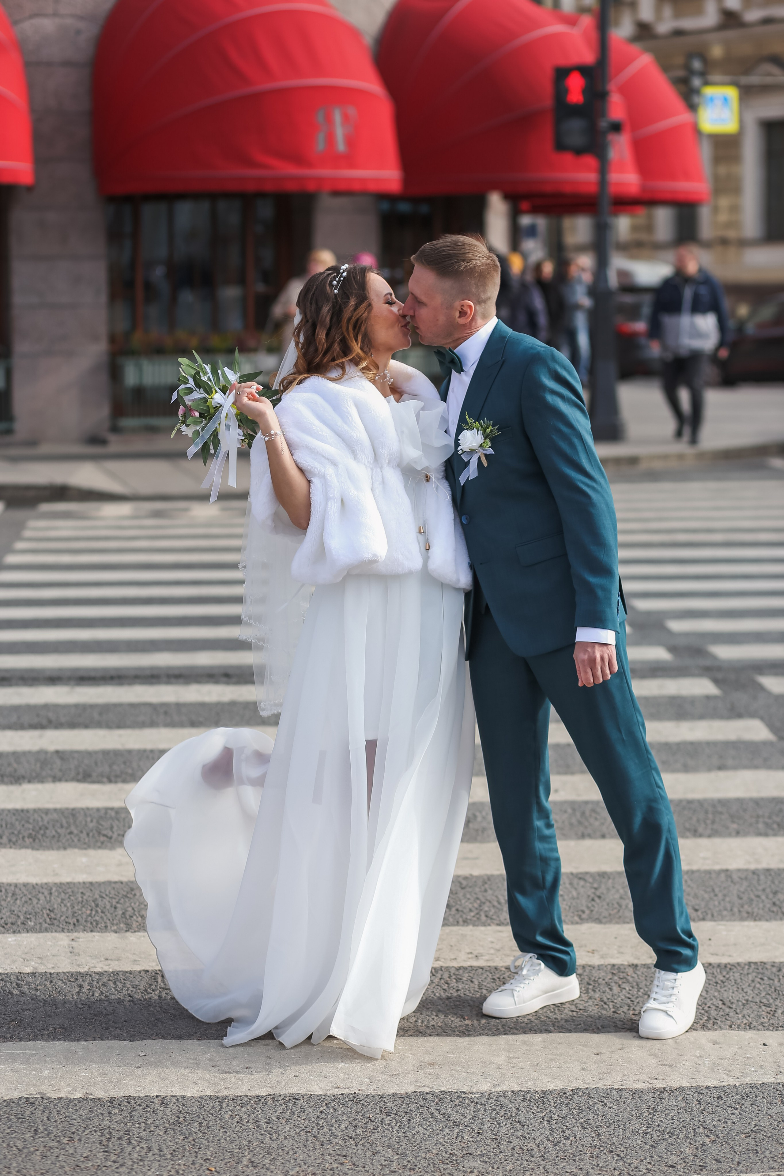 Денис и Кристина. Екатерина Хамзина