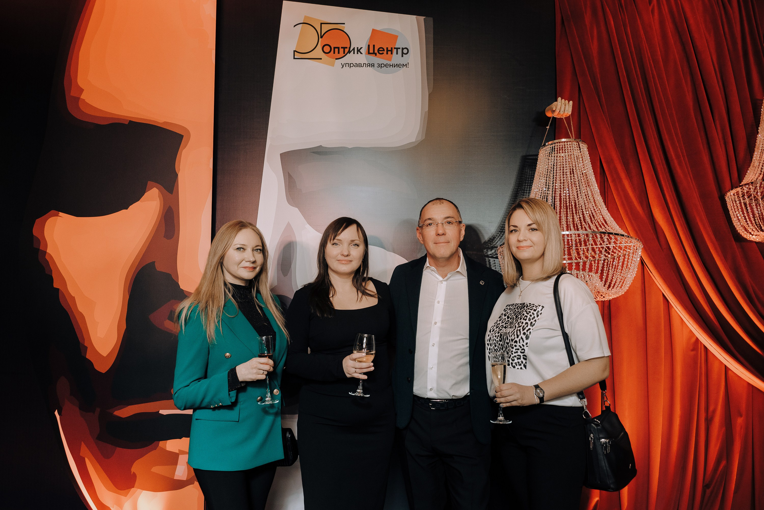 СПЕКТАКЛЬ «ВОЛШЕБНЫЕ ОЧКИ» ОПТИК-ЦЕНТР. Репортажный фотограф Зуев Роман г. Челябинск