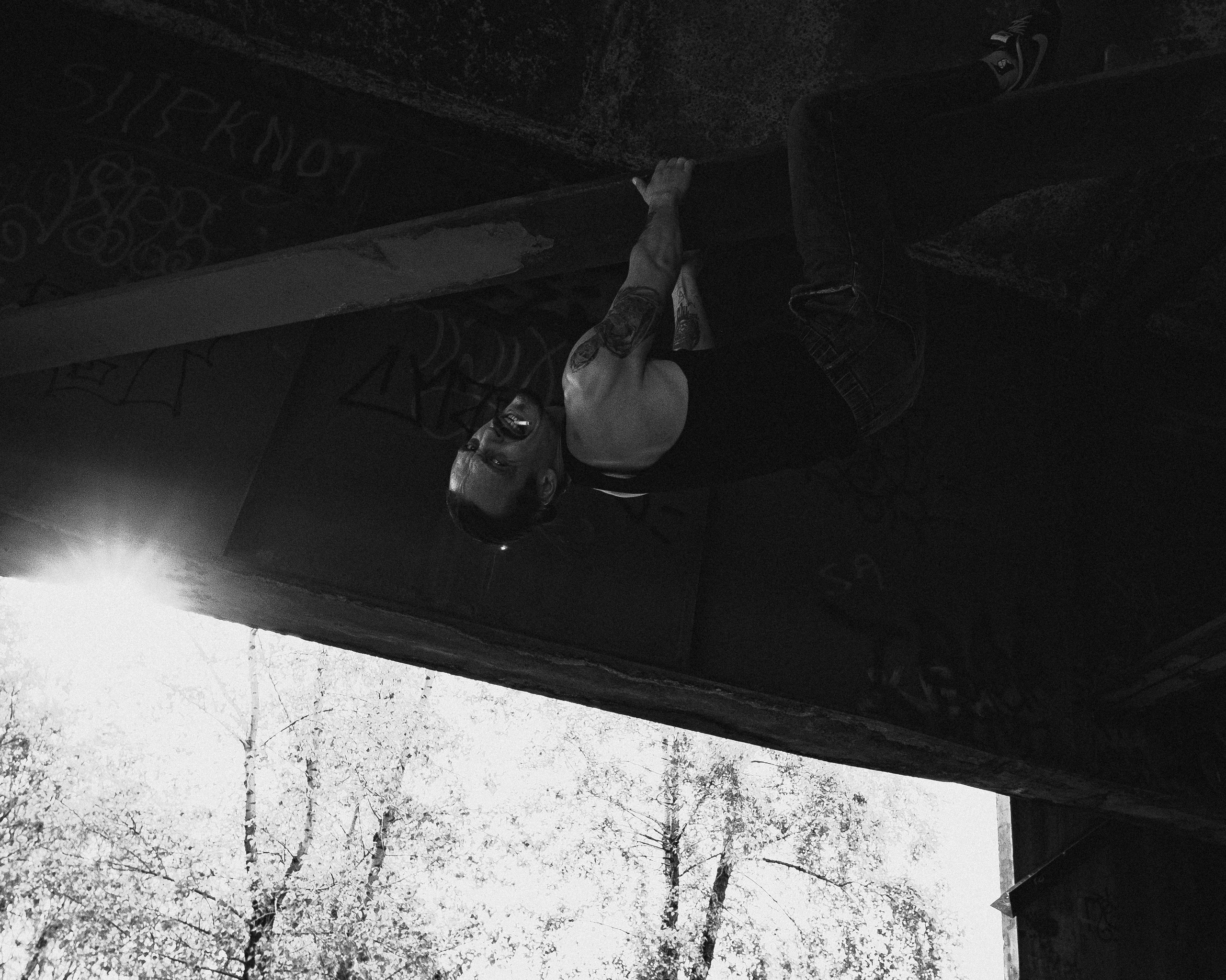 «Они шли мимо заброшенного дома». Фотограф |Герасимова София