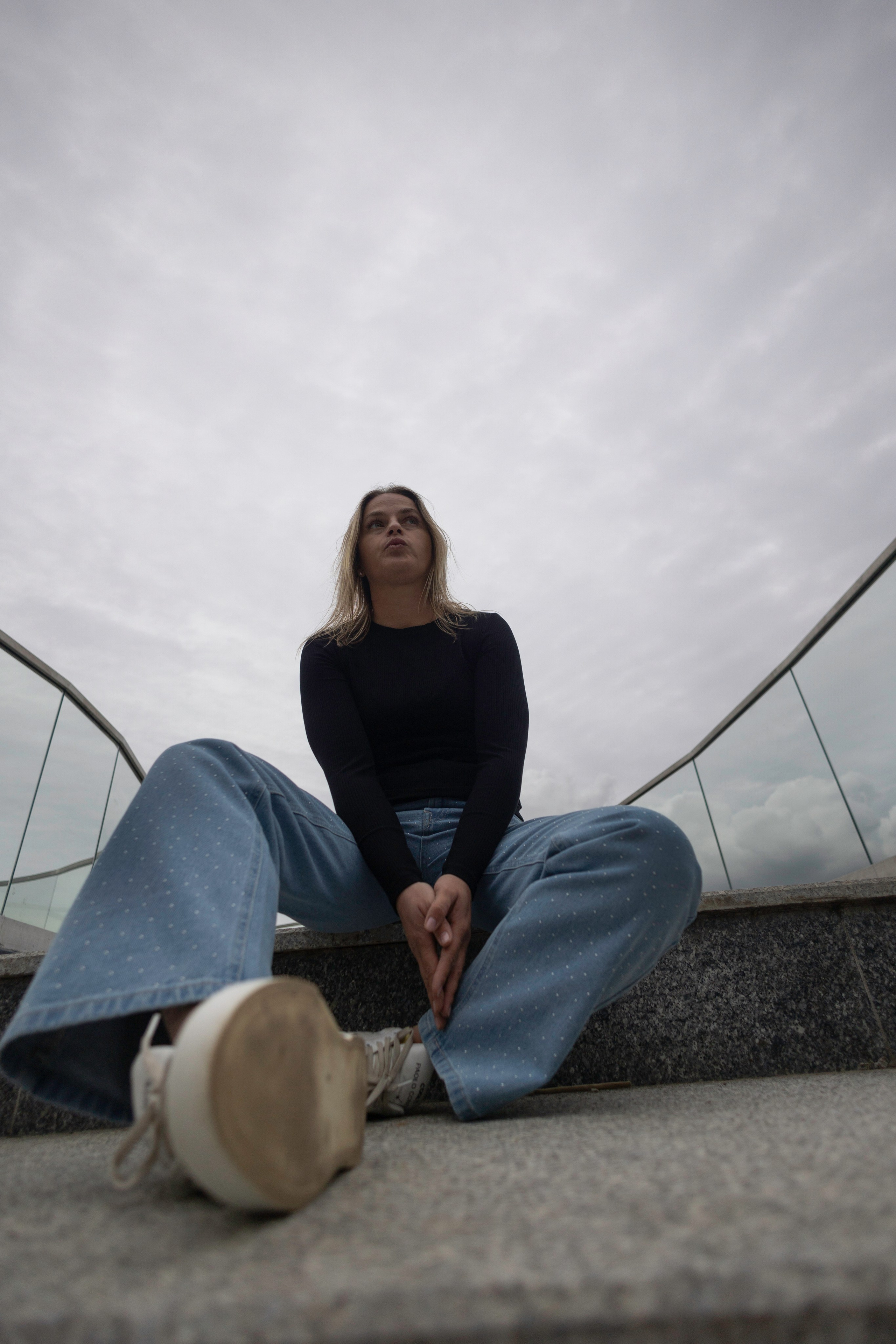 Стильная женская фотосессия в парке 