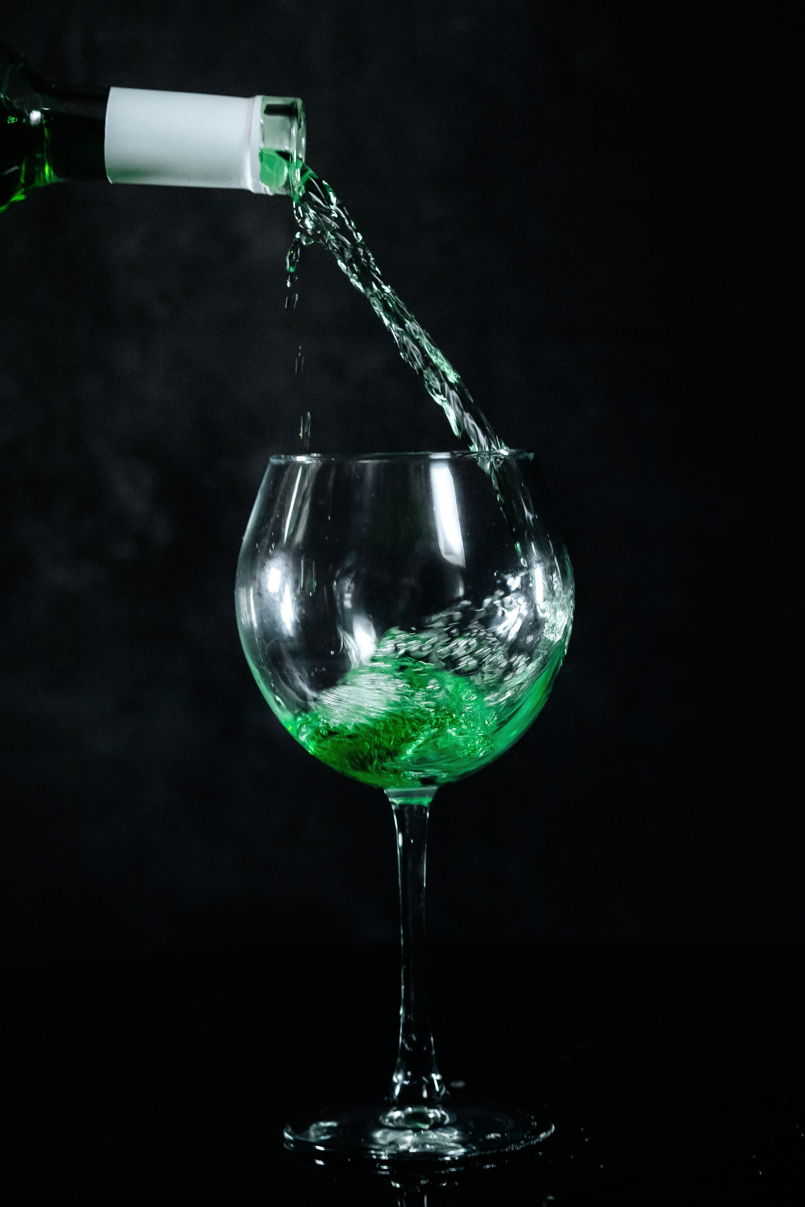 Вино «Money spell wine». Свадебный фотограф Грузия Тбилиси