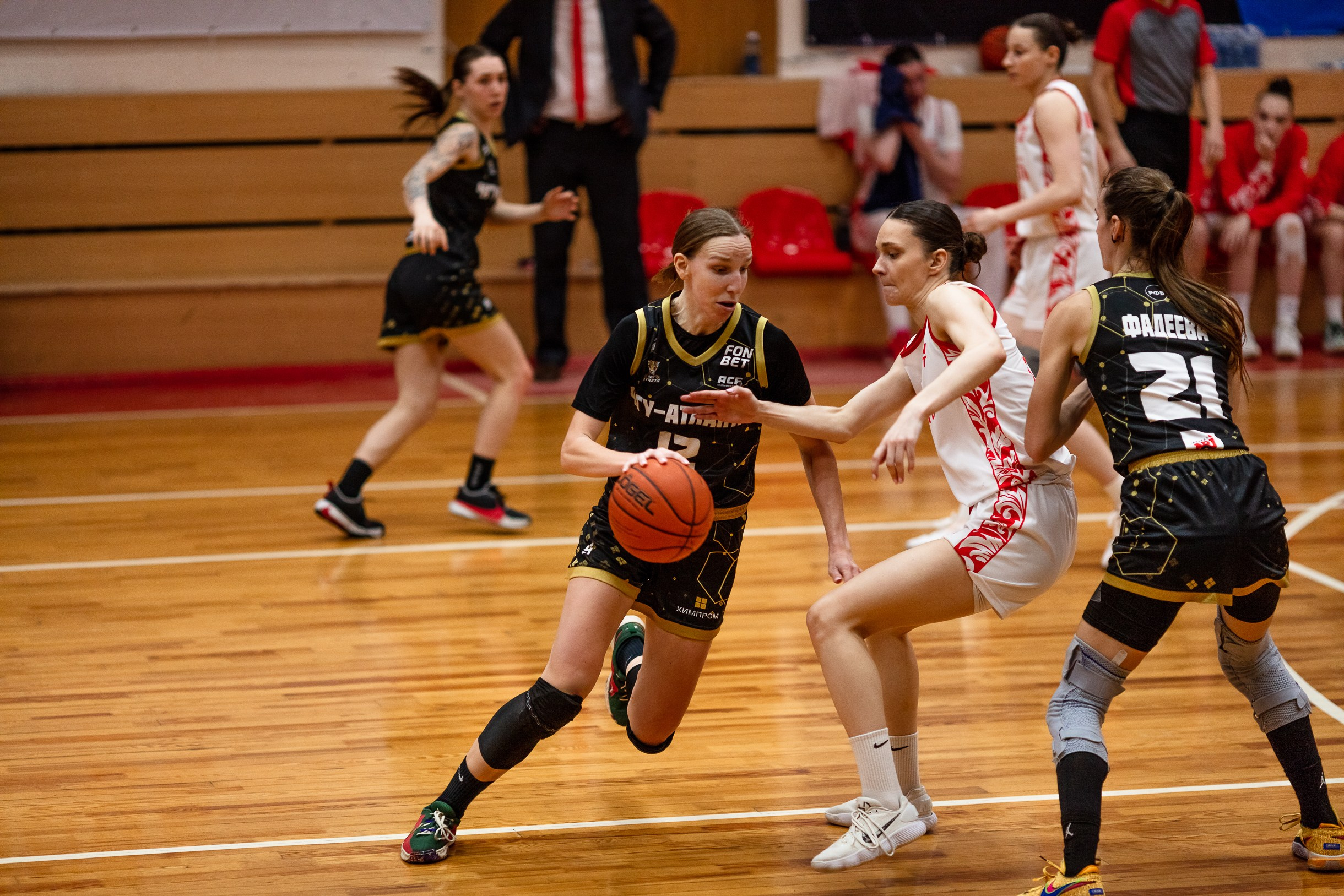 БК Юность — ЧГУ-Атланта / 3 игра. Фотография