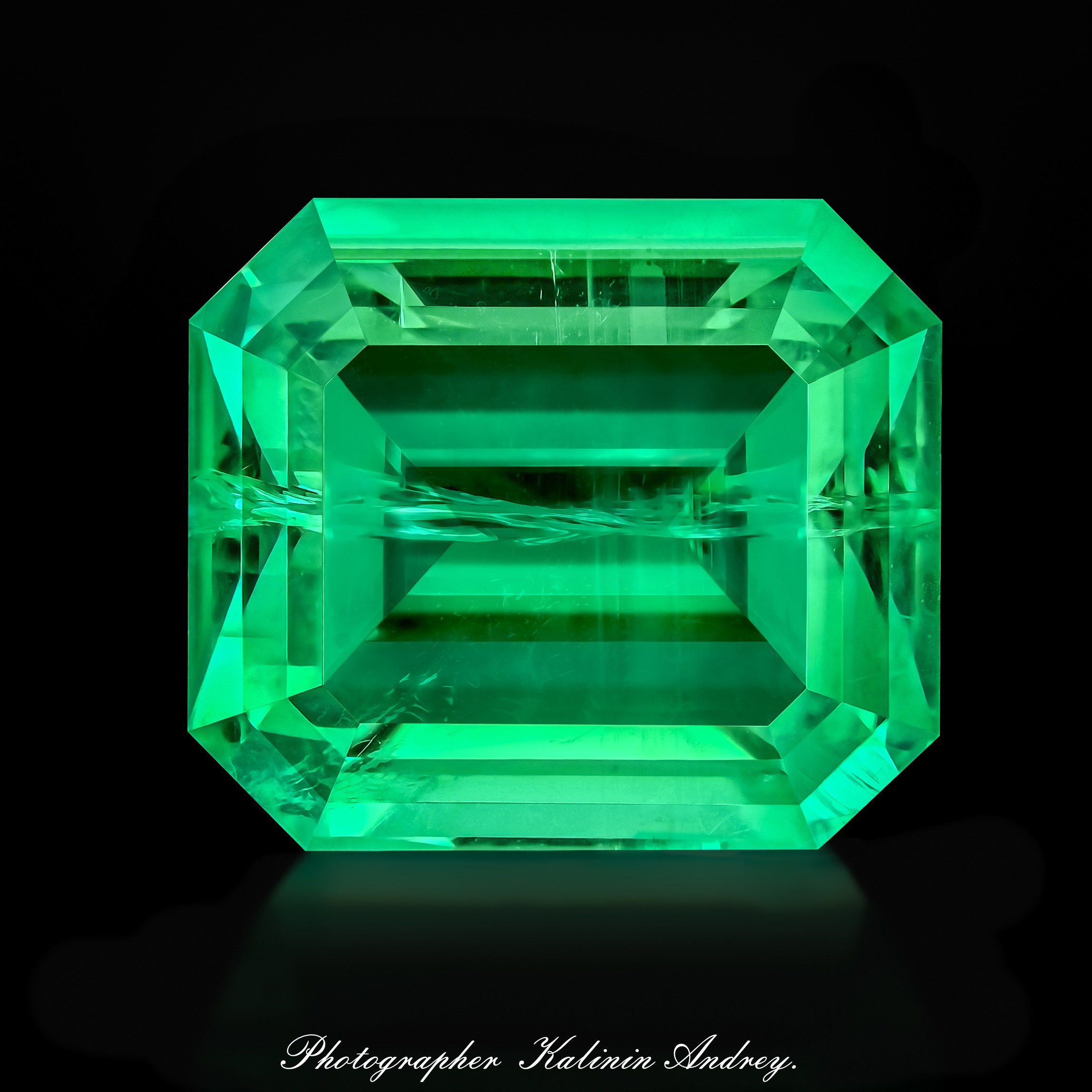 Профессиональная уникальная рекламная фотосъёмка драгоценных в Москве  тел +7 966-003-13-07. Высококачественная профессиональная рекламная фотосъёмка ювелирных украшений, драгоценных камней в Москве. Обучение, консультация