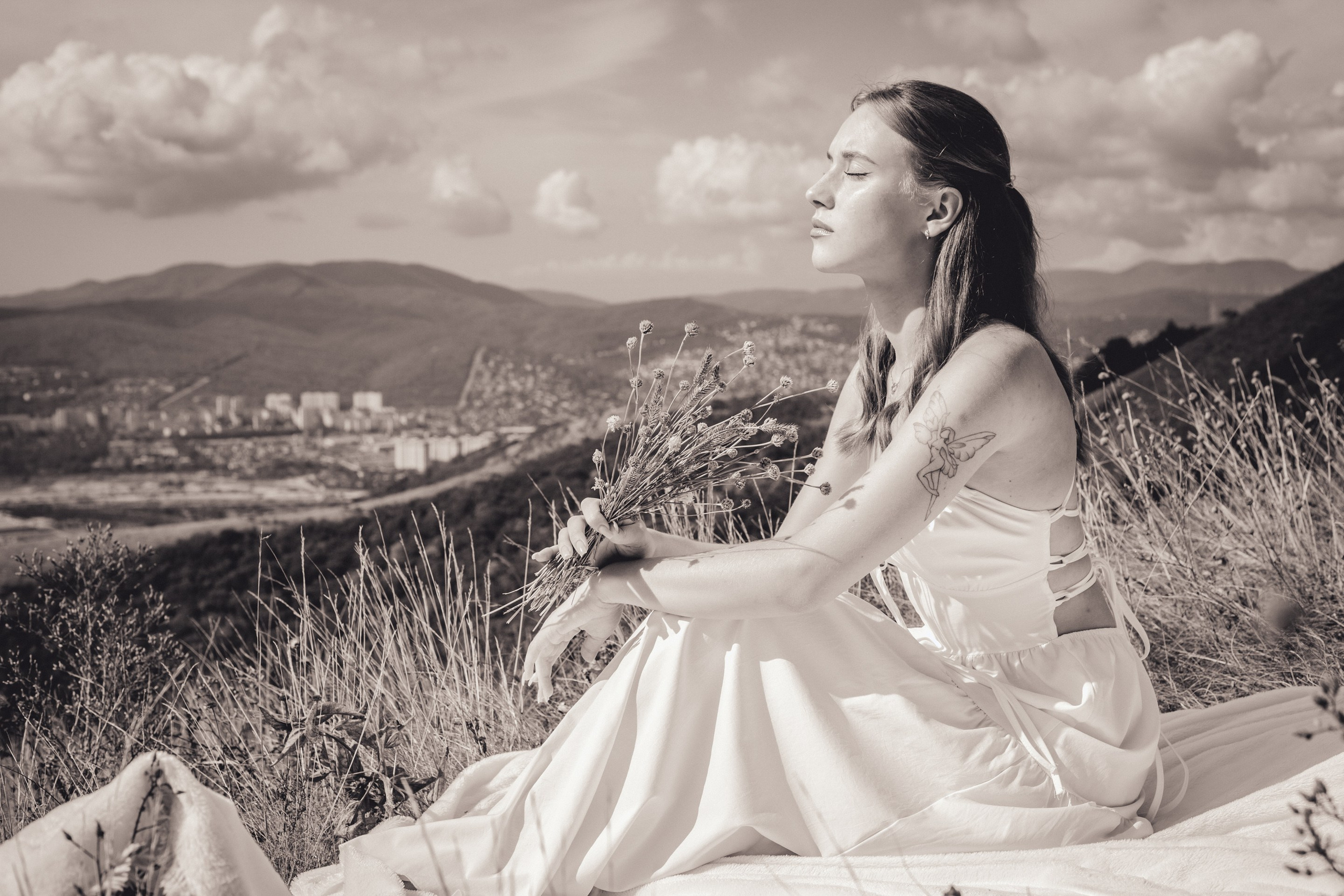 Нежность гор. Уличный фотограф Города N