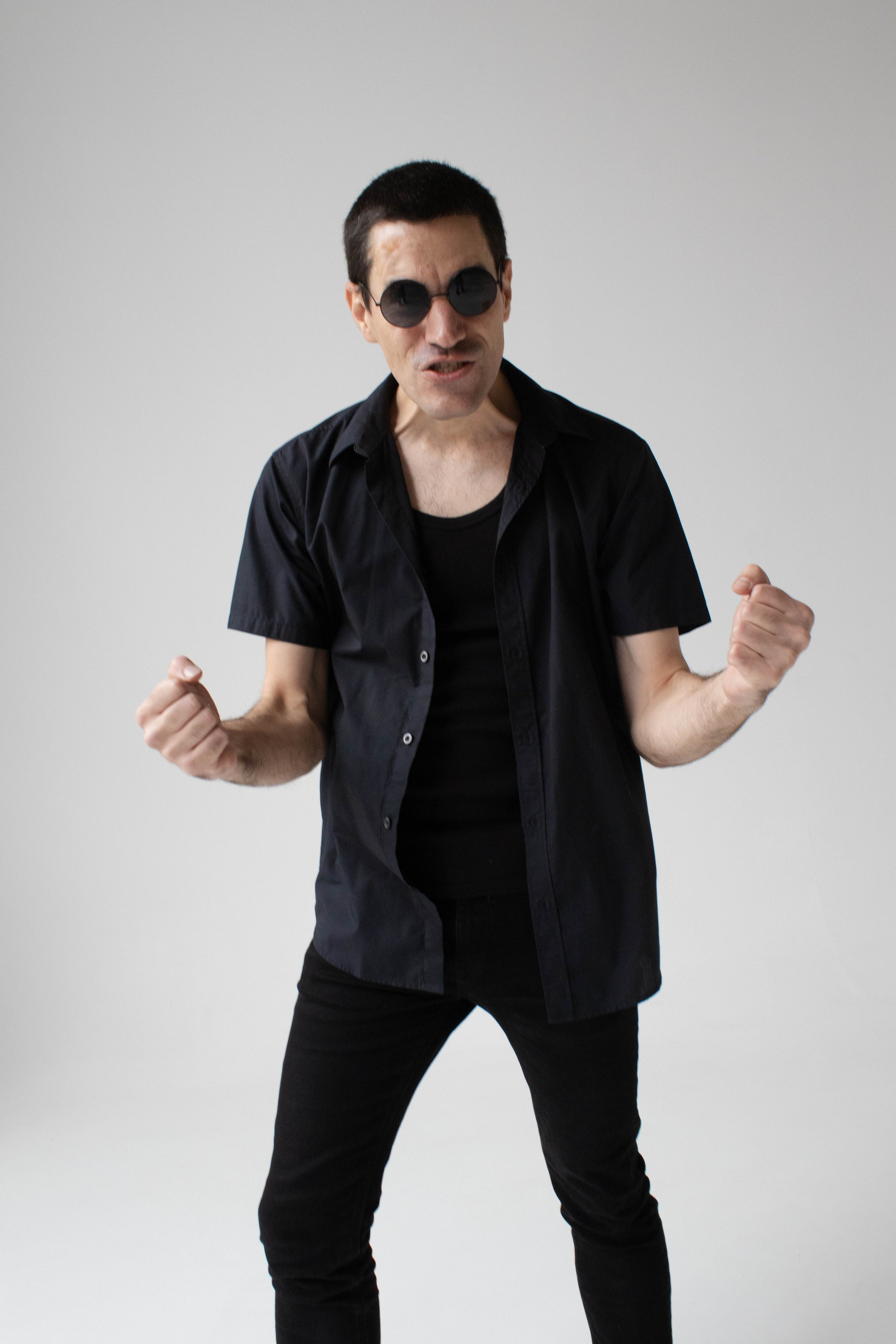 СТУДИЯ. Уличный фотограф Города N