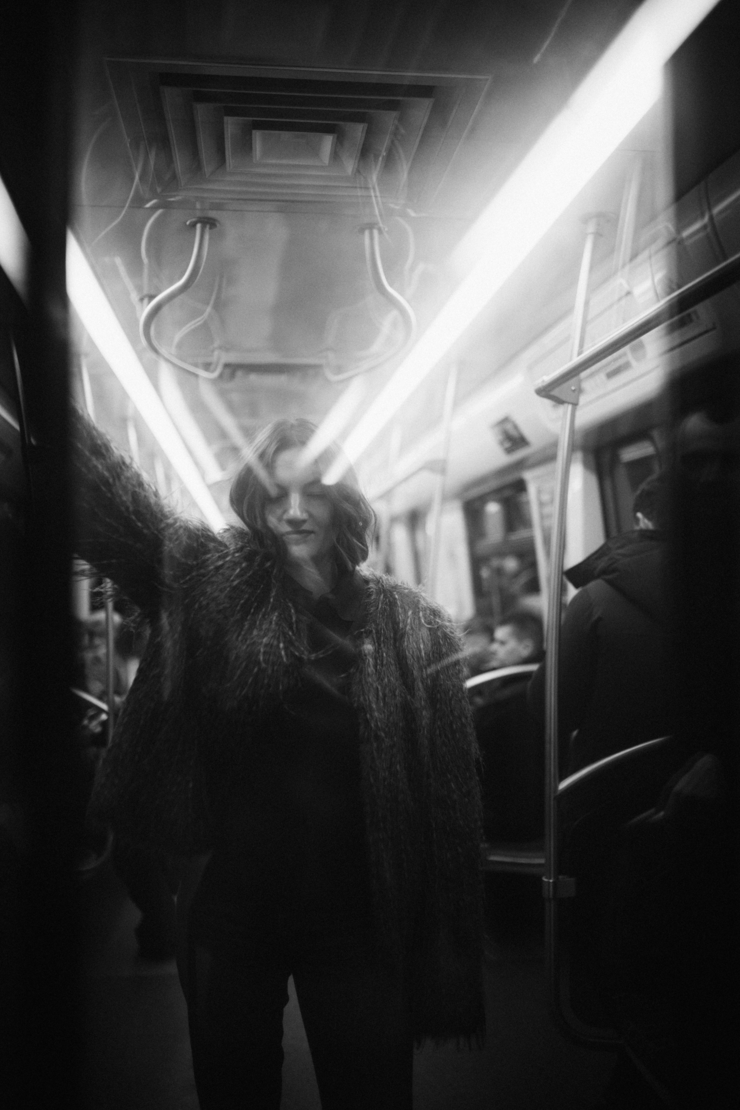 Катя и Кристина в метро. Klerout Photographer