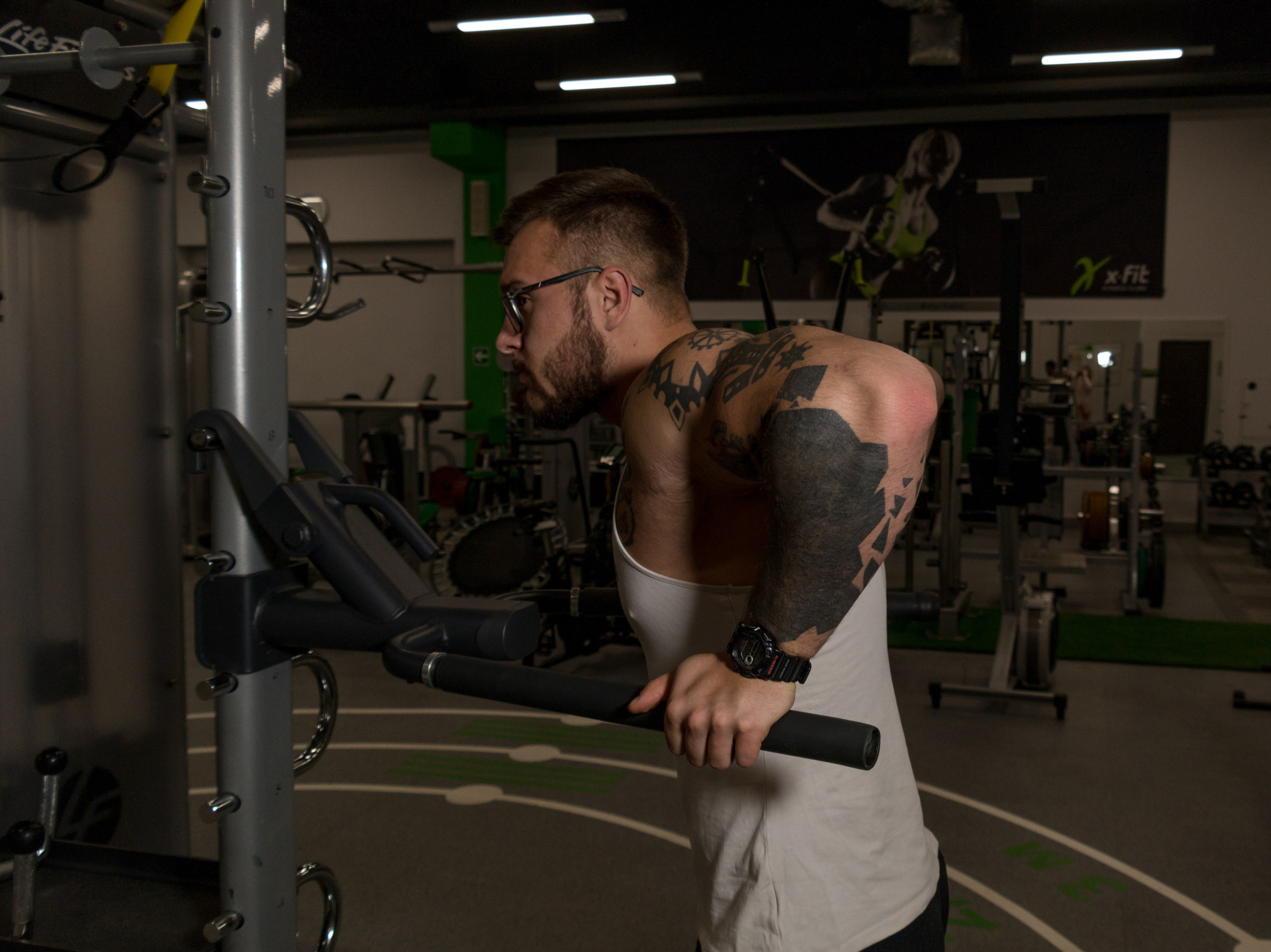 Контент-фотосъемки для экспертов и фитнес тренеров. AI Фотограф Краснодар: мужские и женские фотосессии, стилизация съемки. Нейро-фотосессии онлайн