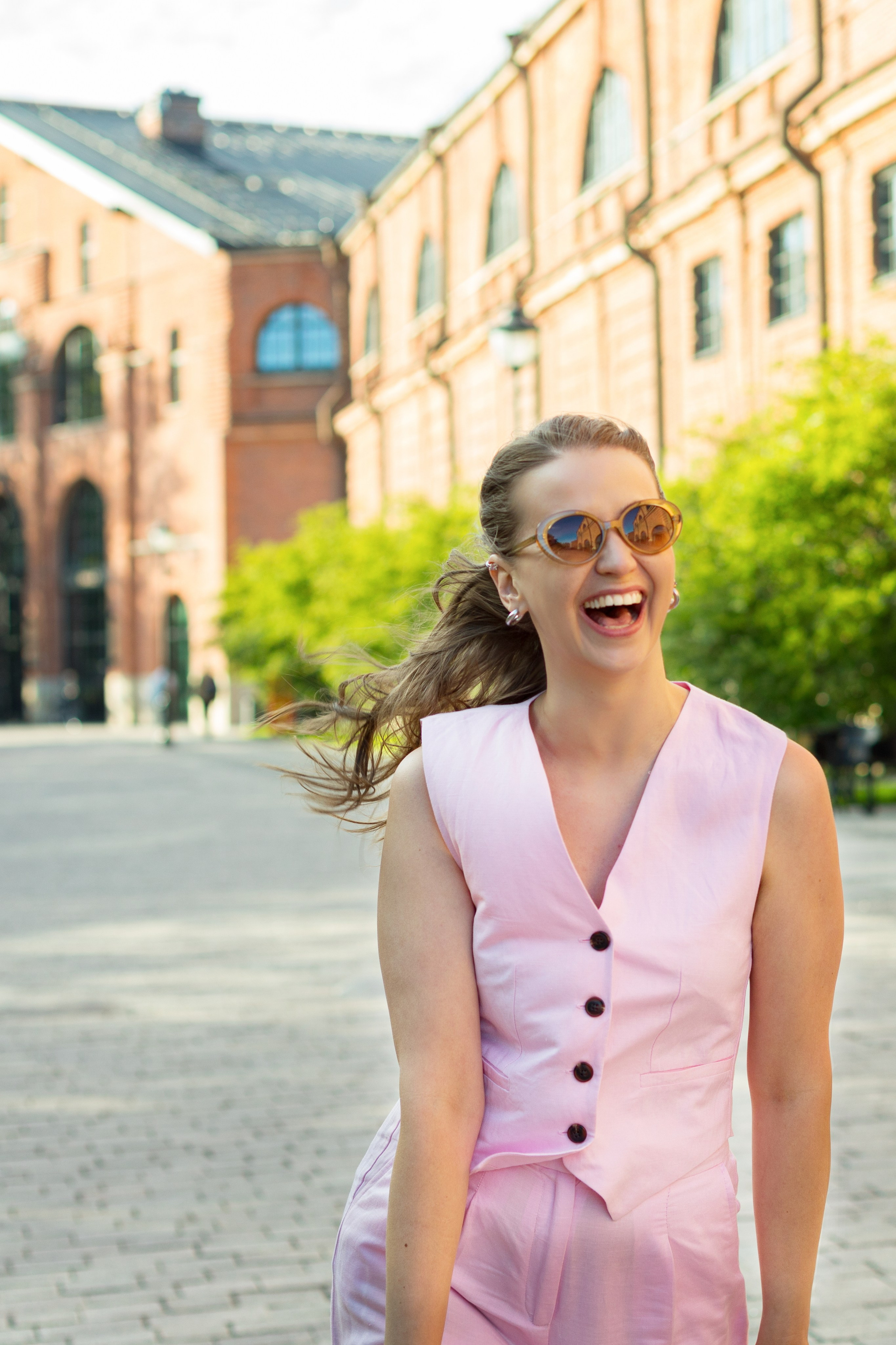 Летняя фотопрогулка трех подруг на острове Новая Голландия. Детский и контент фотограф Надя Волкова Санкт-Петербург