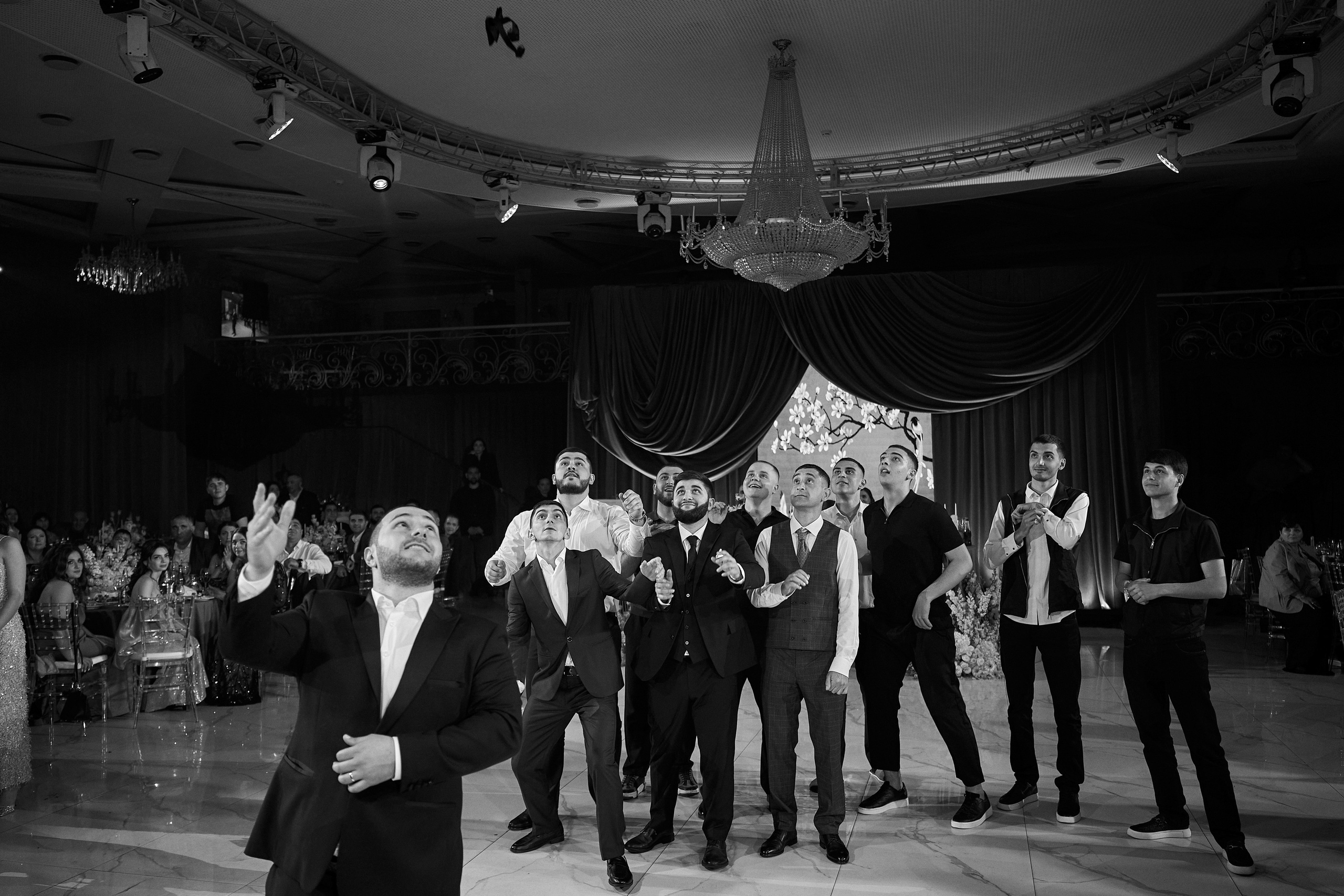 Лучшие свадебные фотографы Краснодара ТВИНС СТУДИО в Zagarro на Армянской свадьбе!. ТВИНС СТУДИО — лучшие свадебные фотографы и видеографы в Краснодаре