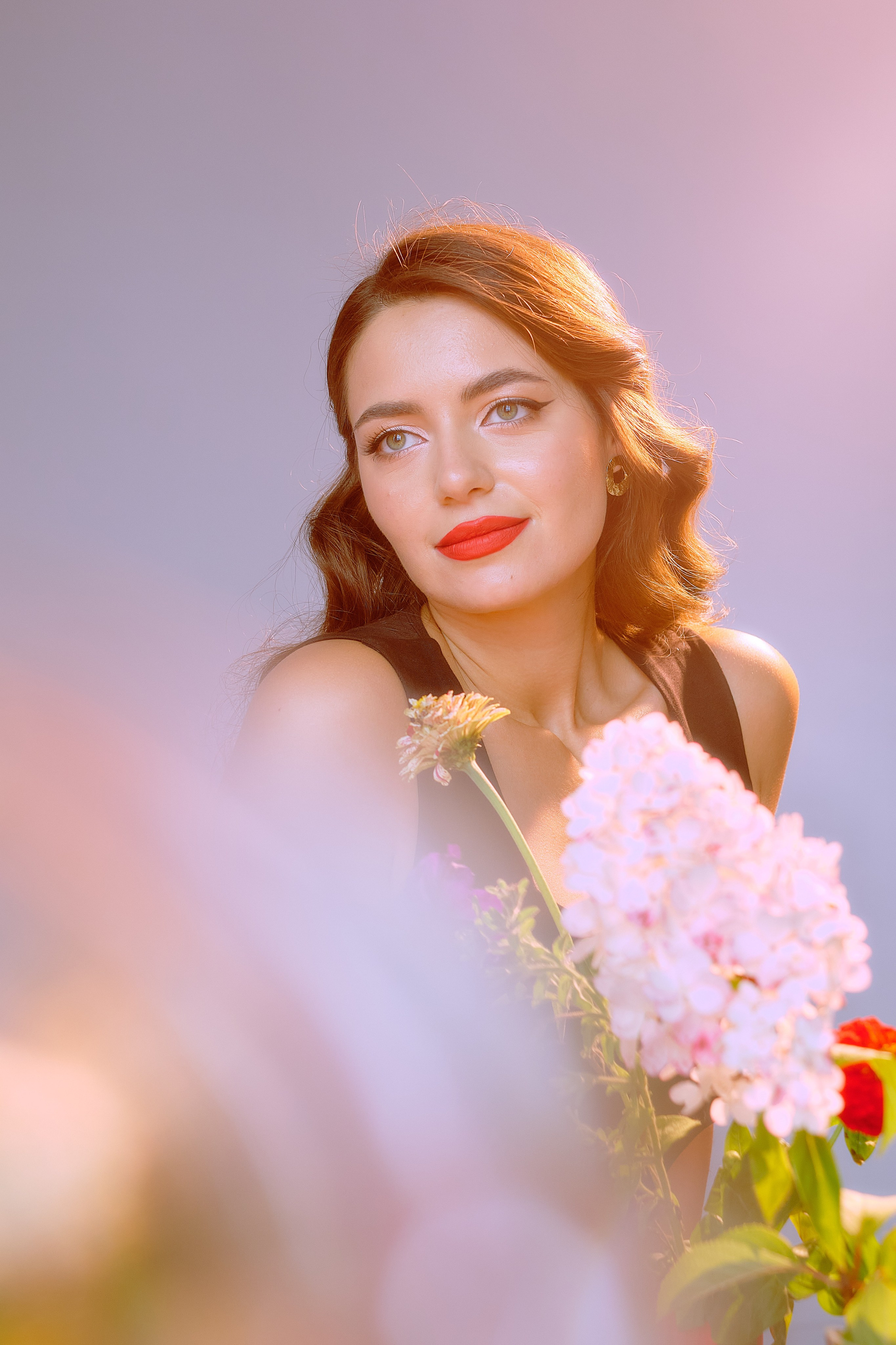 Индивидуальная съёмка в Твери, портреты я цветным светом, атмосферно, рефы с цветным светом