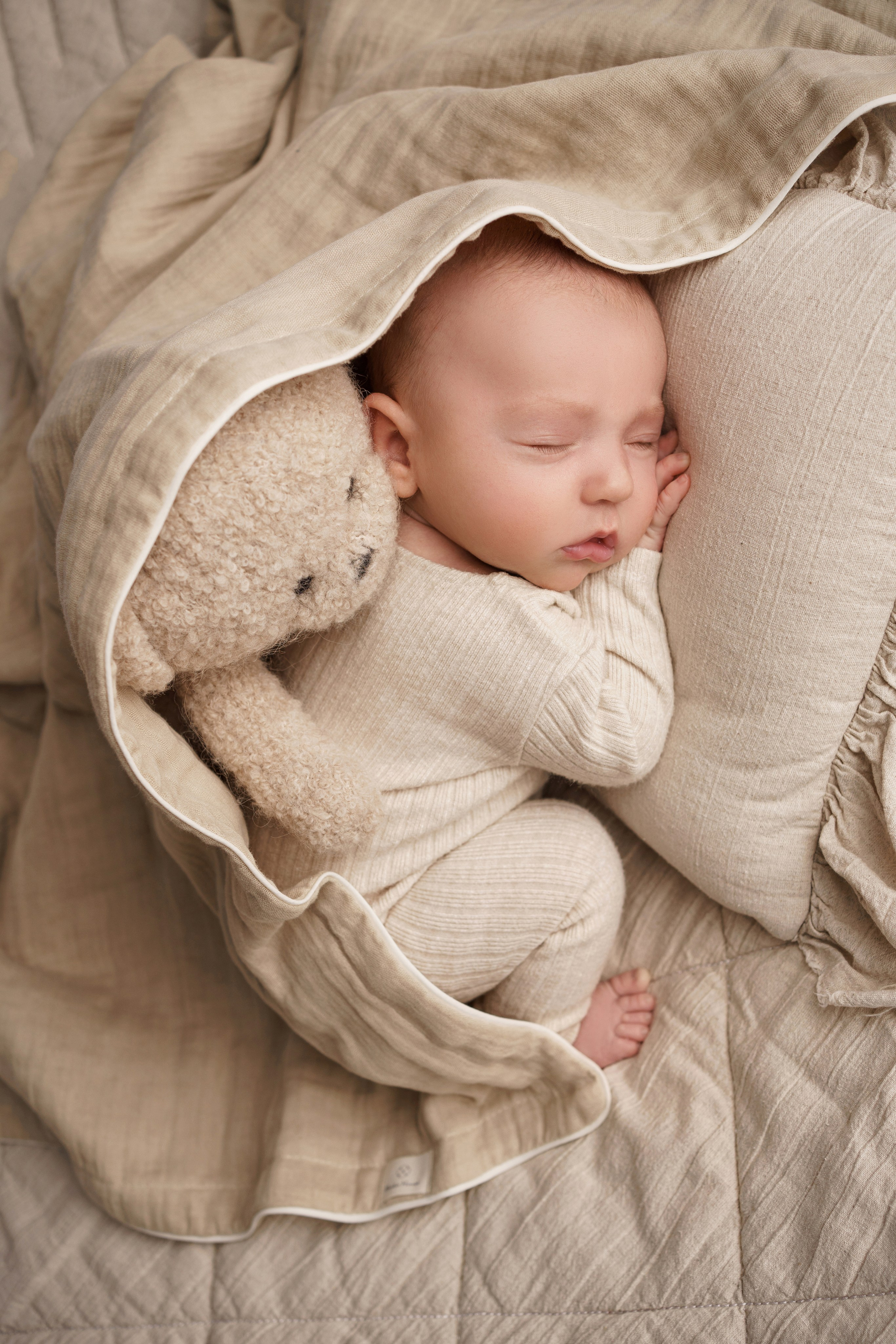 Лайф-съемка новорожденных | Первые семейные фото с малышом в Москве и МО. Фотосессия новорожденных в Москве и Московской области | Профессиональный фотограф newborn — Татьяна Иванова