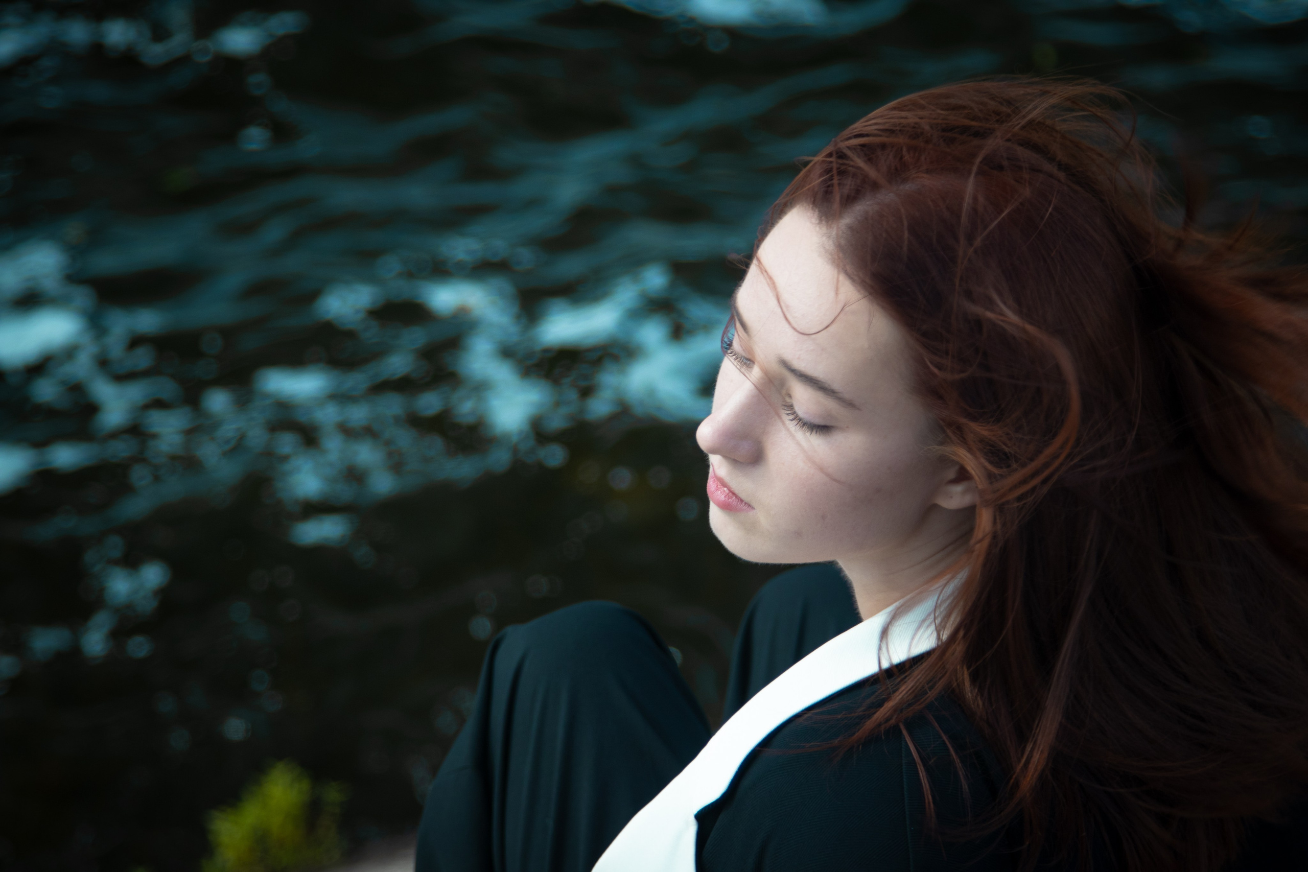 ЖЕНСКИЙ ПОРТРЕТ. K0T0F3Y