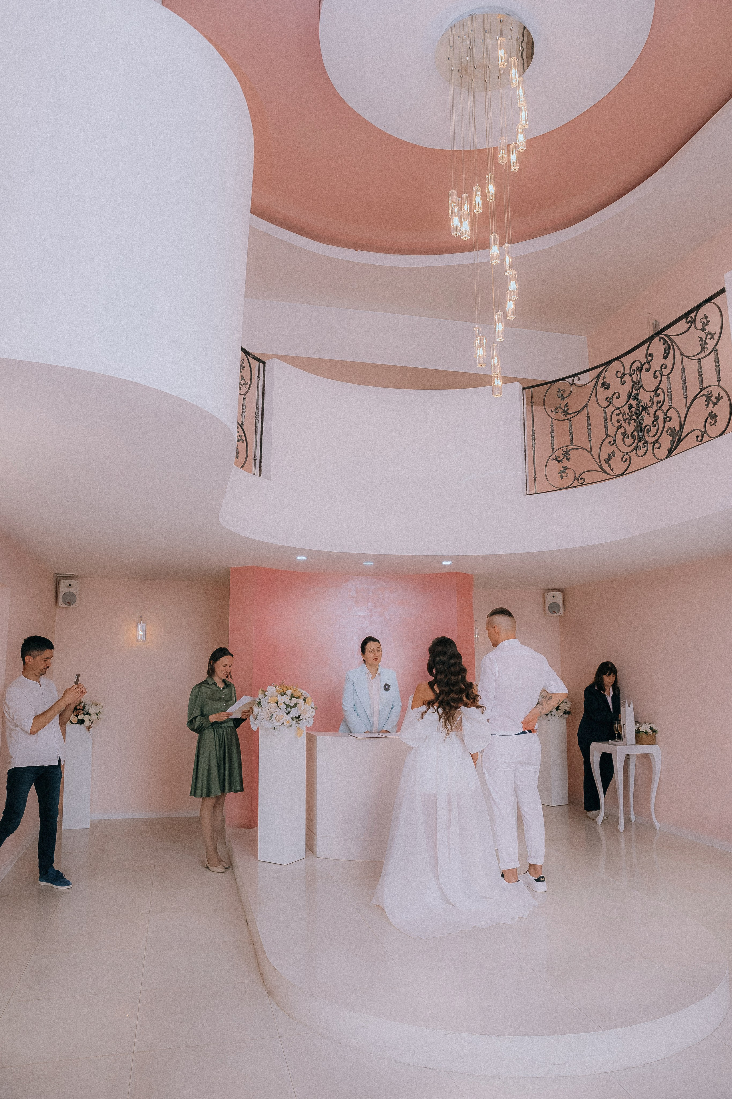 Свадебная фотосессия в ботаническом саду Тбилиси. Свадебный фотограф Грузия Тбилиси