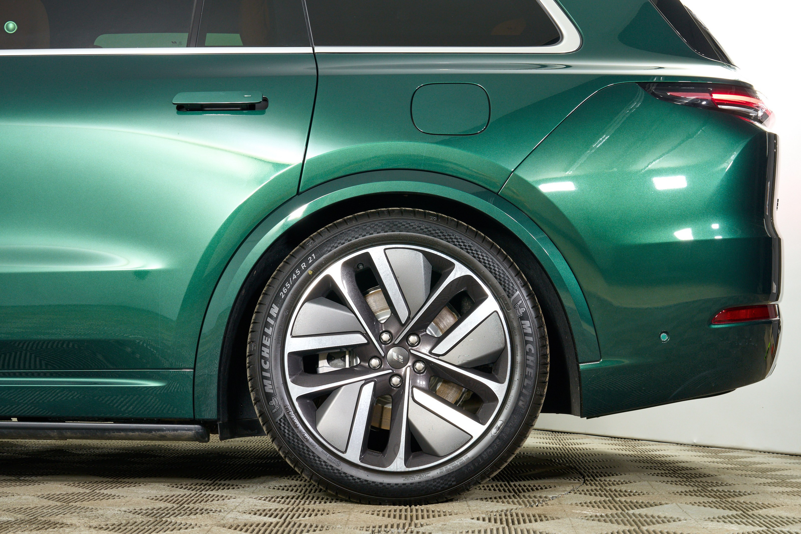 Lixiang L9. Фотограф Николай Прокофьев модельные тесты в Москве