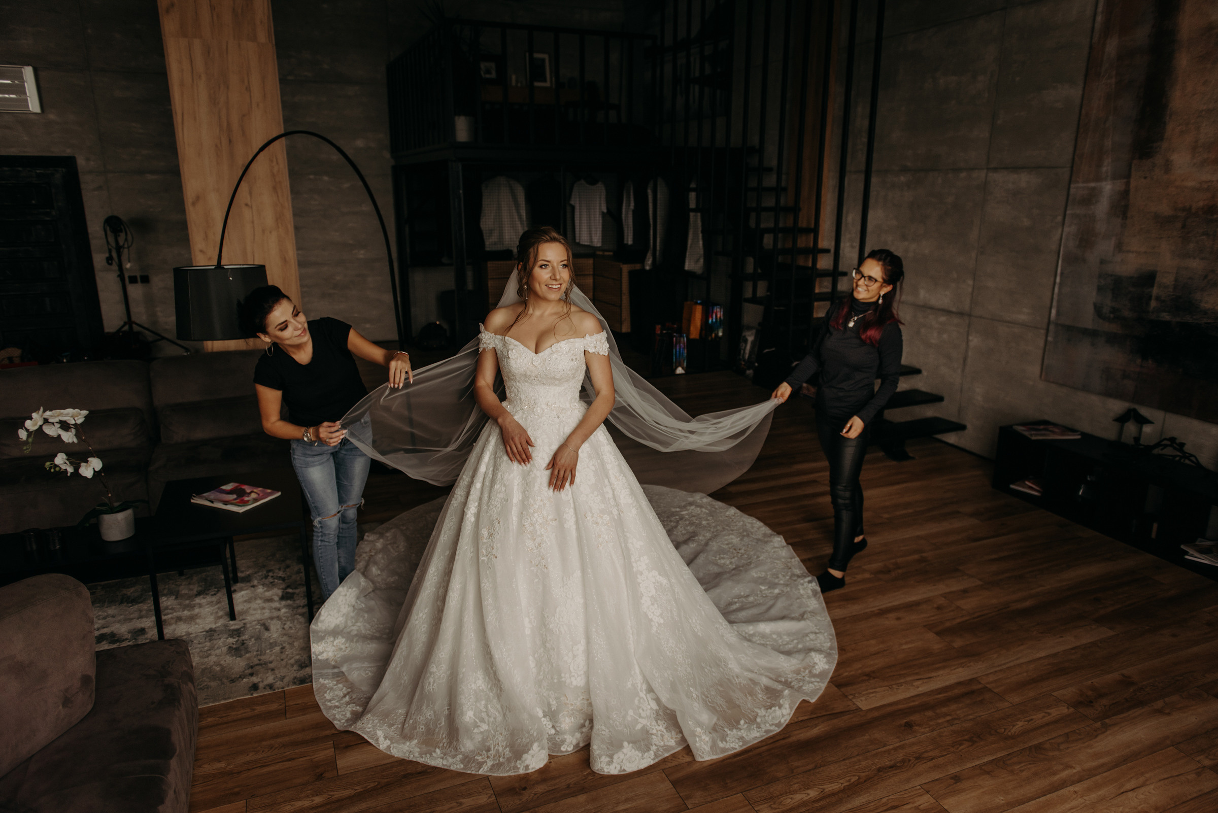 фотограф на свадьбу, утро невесты в фотостудии