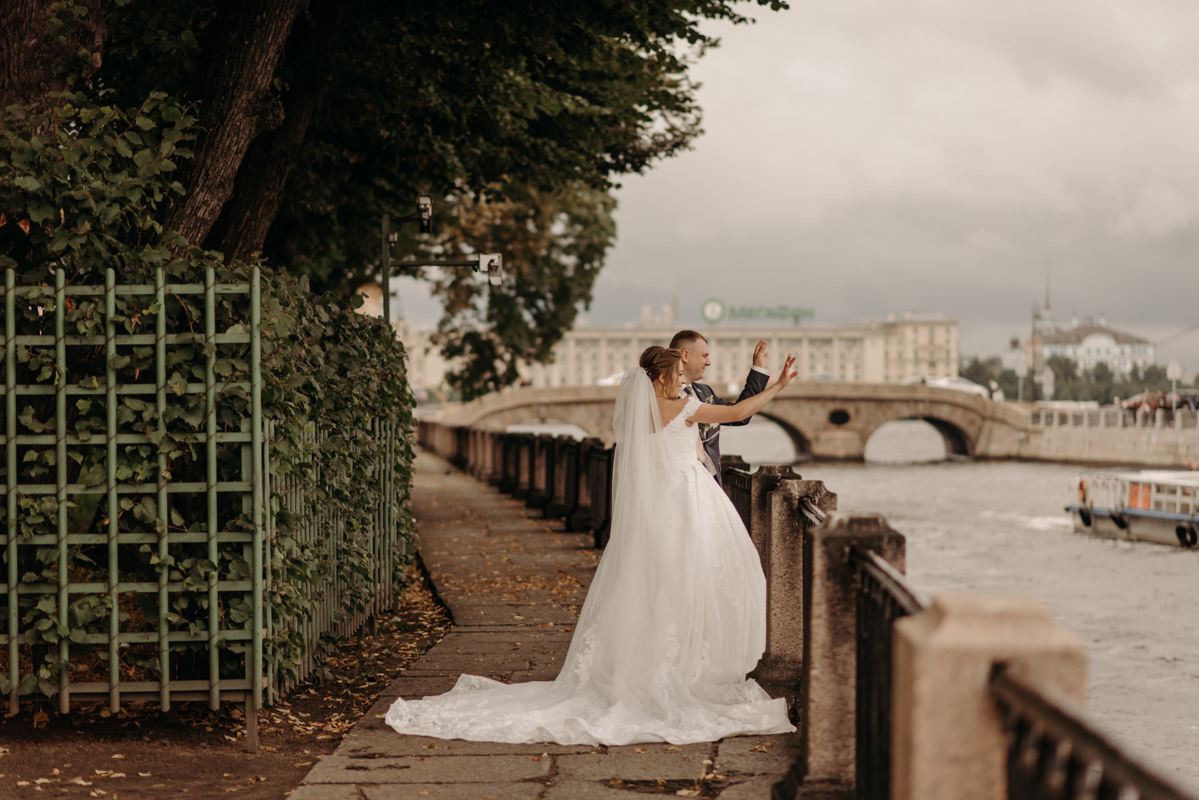 фотограф на свадьбу, свадебная фотосессия в Летнем саду
