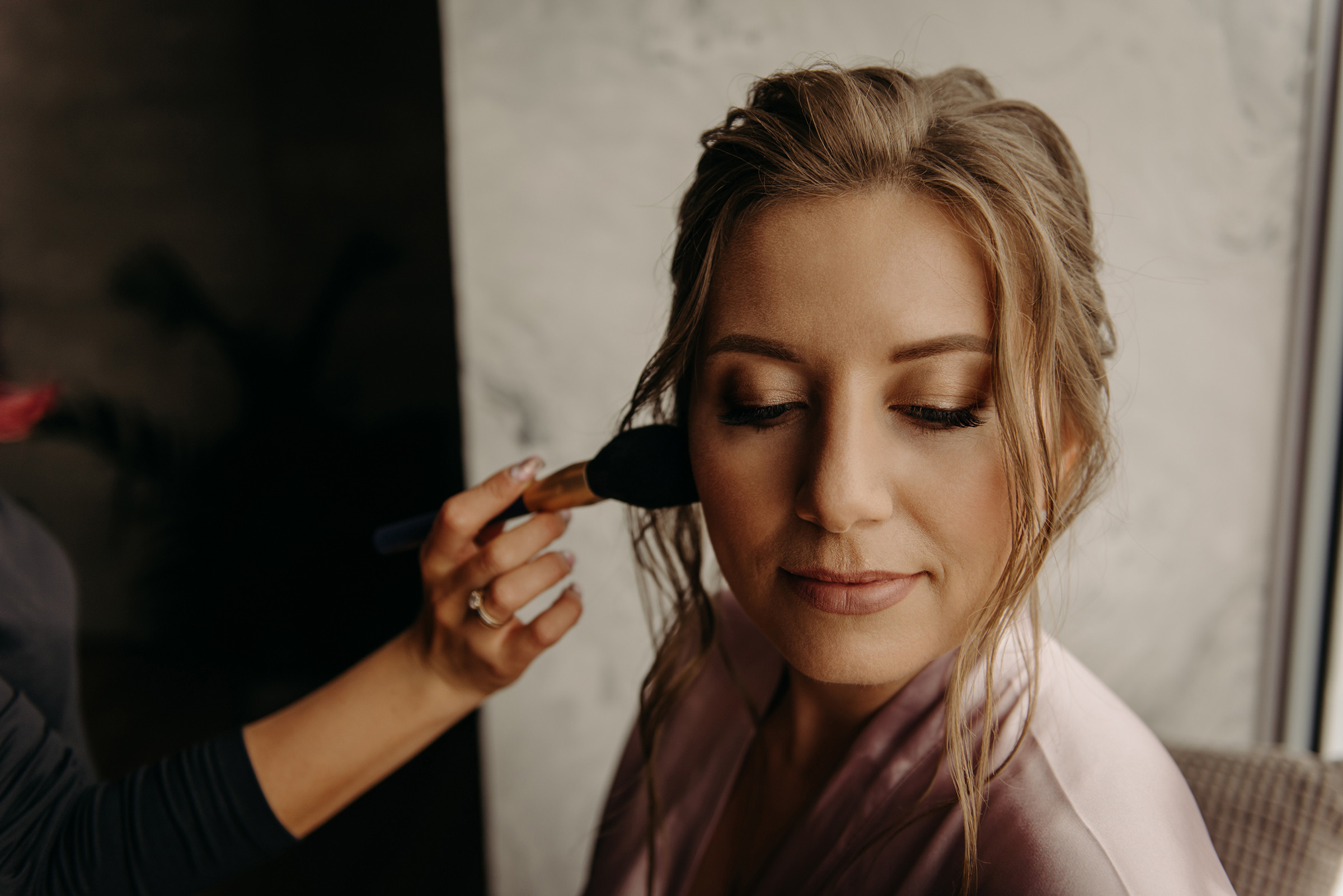 фотограф на свадьбу, утро невесты в фотостудии