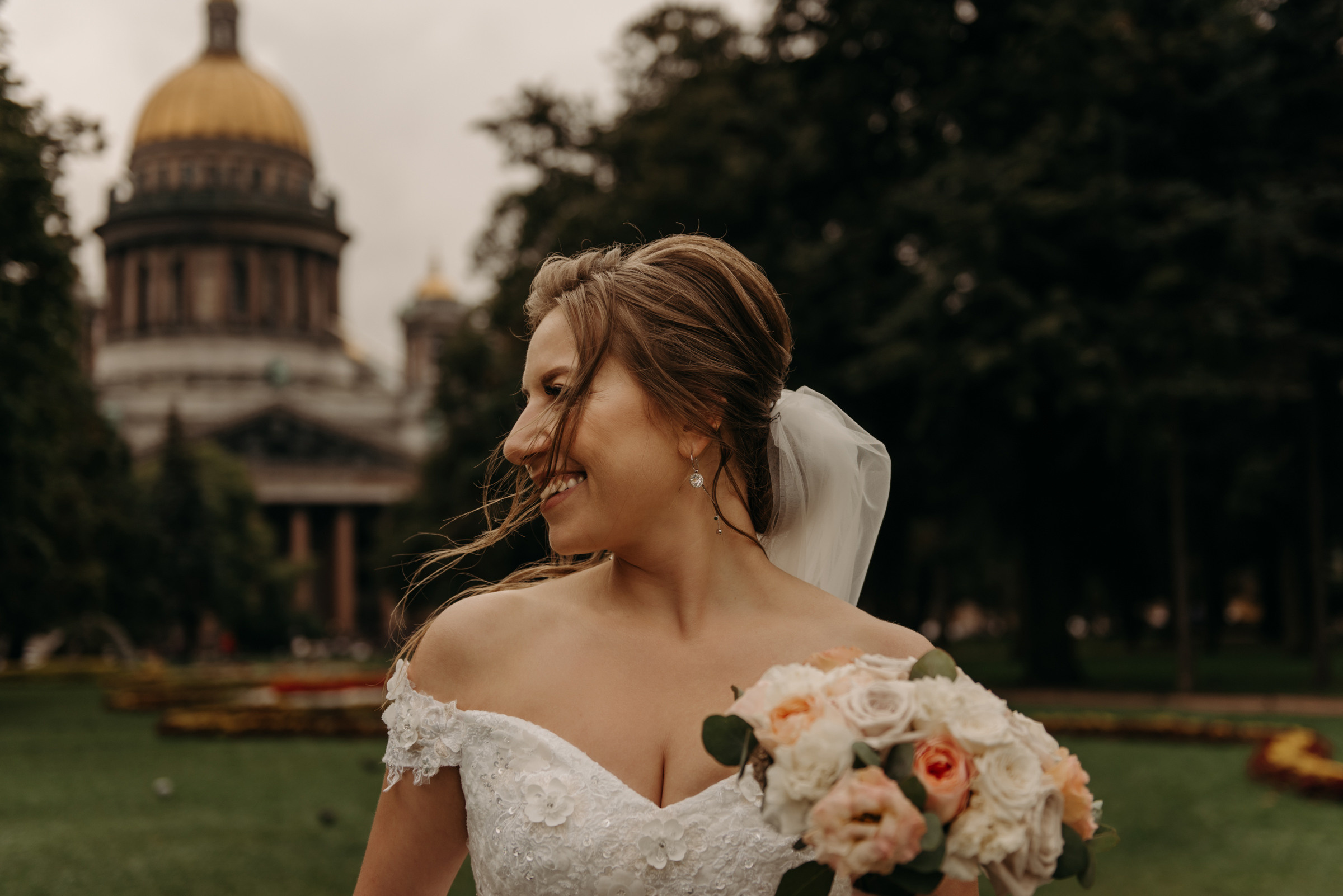 фотограф на свадьбу, свадебная фотосессия у Исаакиевского собора