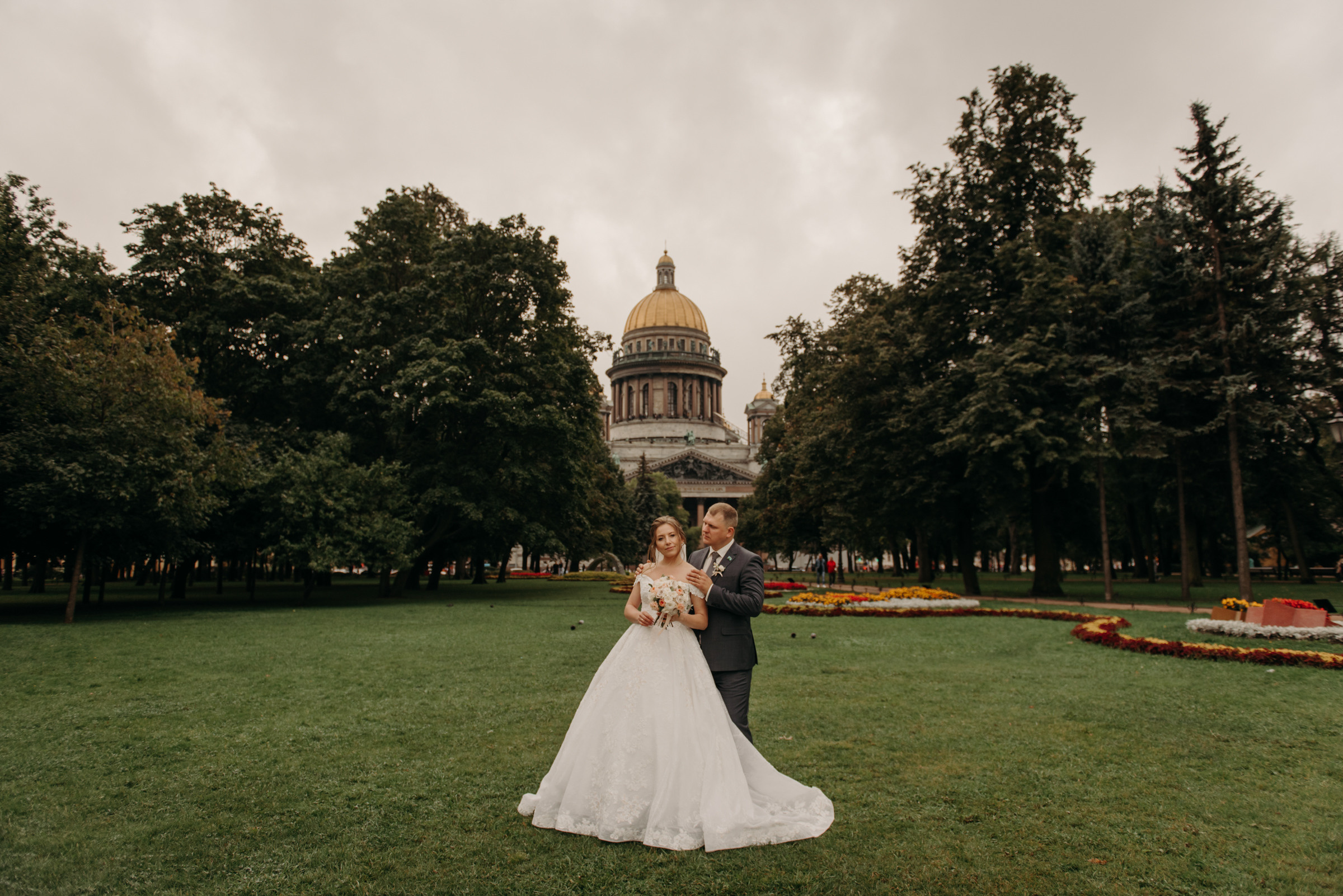 фотограф на свадьбу, свадебная фотосессия у Исаакиевского собора