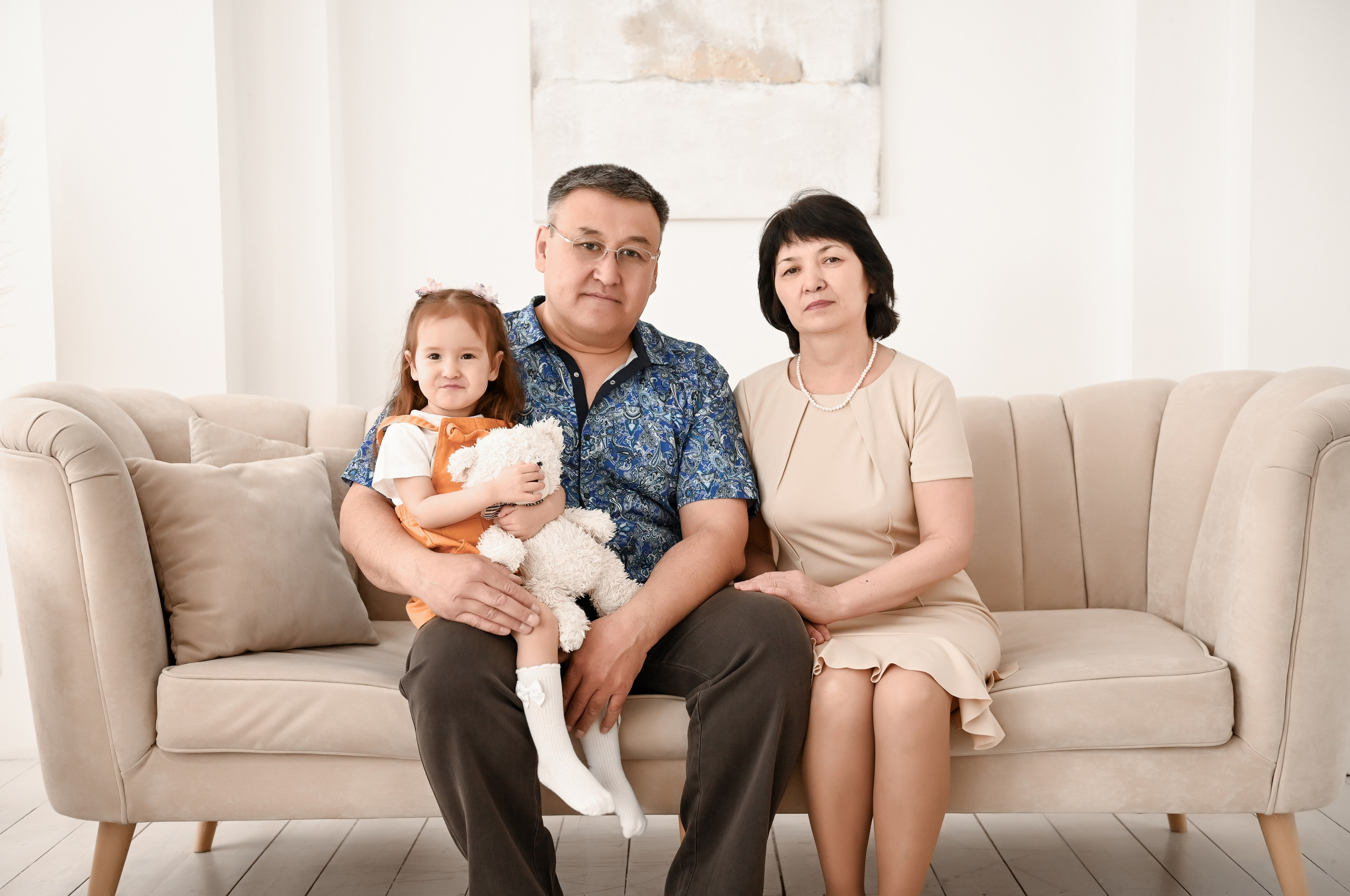 Семейная студийная  фотосессия 2. Свадебный, семейный, детский, контент фотограф в Омске Максим Ильин