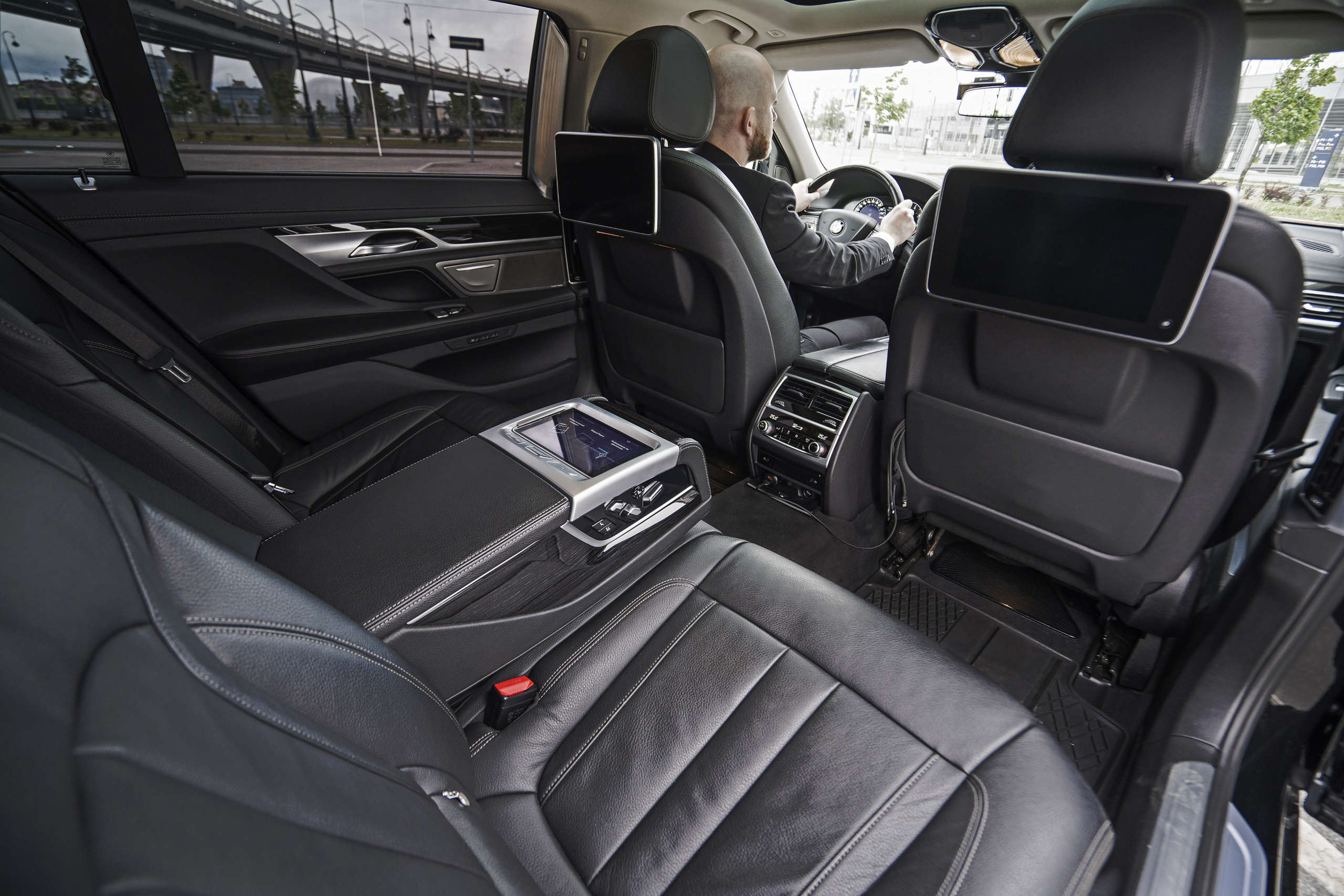 Такси люкс-класса. Фотограф в Санкт-Петербурге. Репортажная и все съёмки для бизнеса