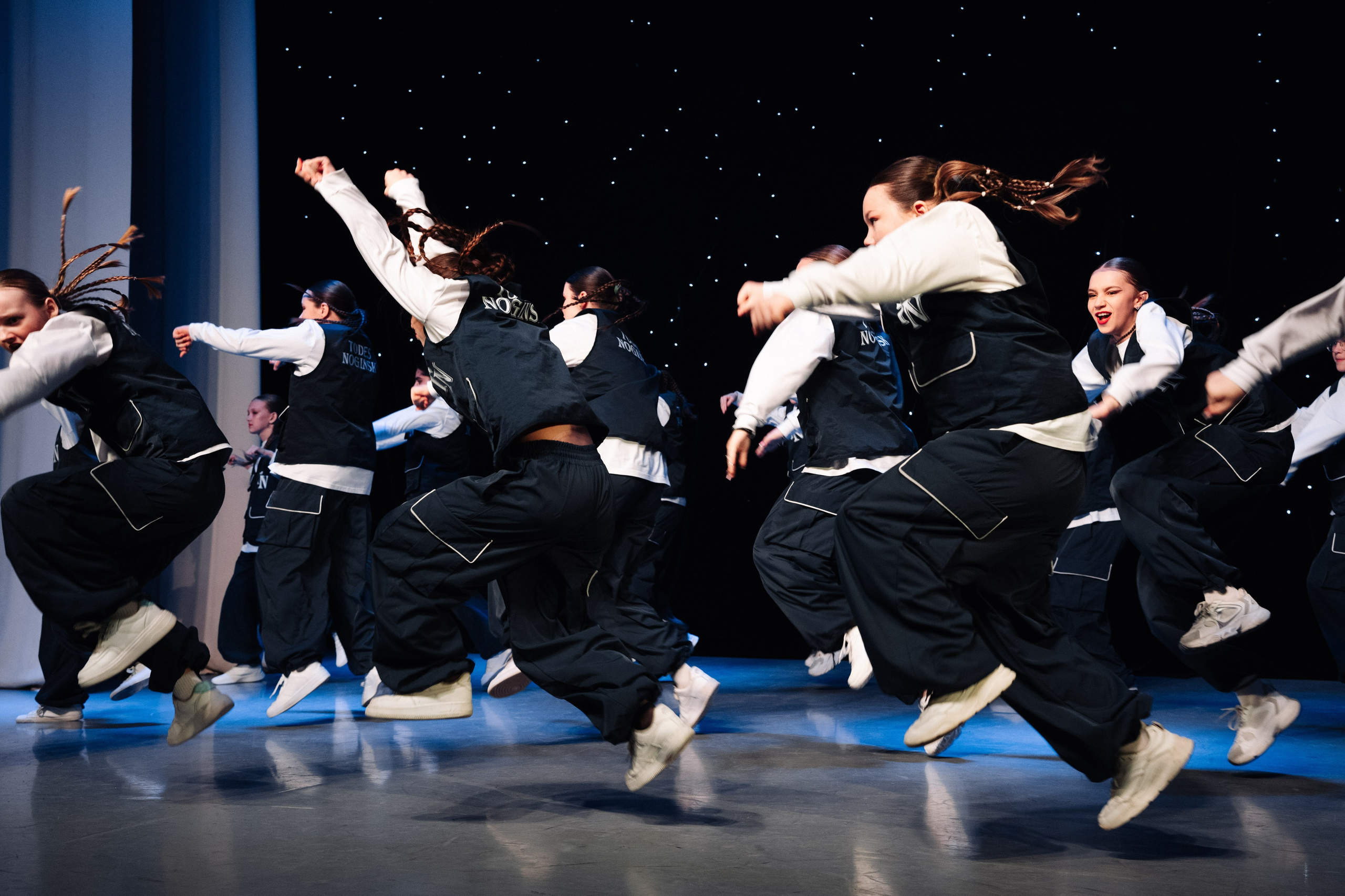 Благотворительный концерт в помощь Артему Сардаряну. Фотограф Артем Севостьянов. Профессиональная фотосъемка в Ногинске, Москве, Московской области и за границей