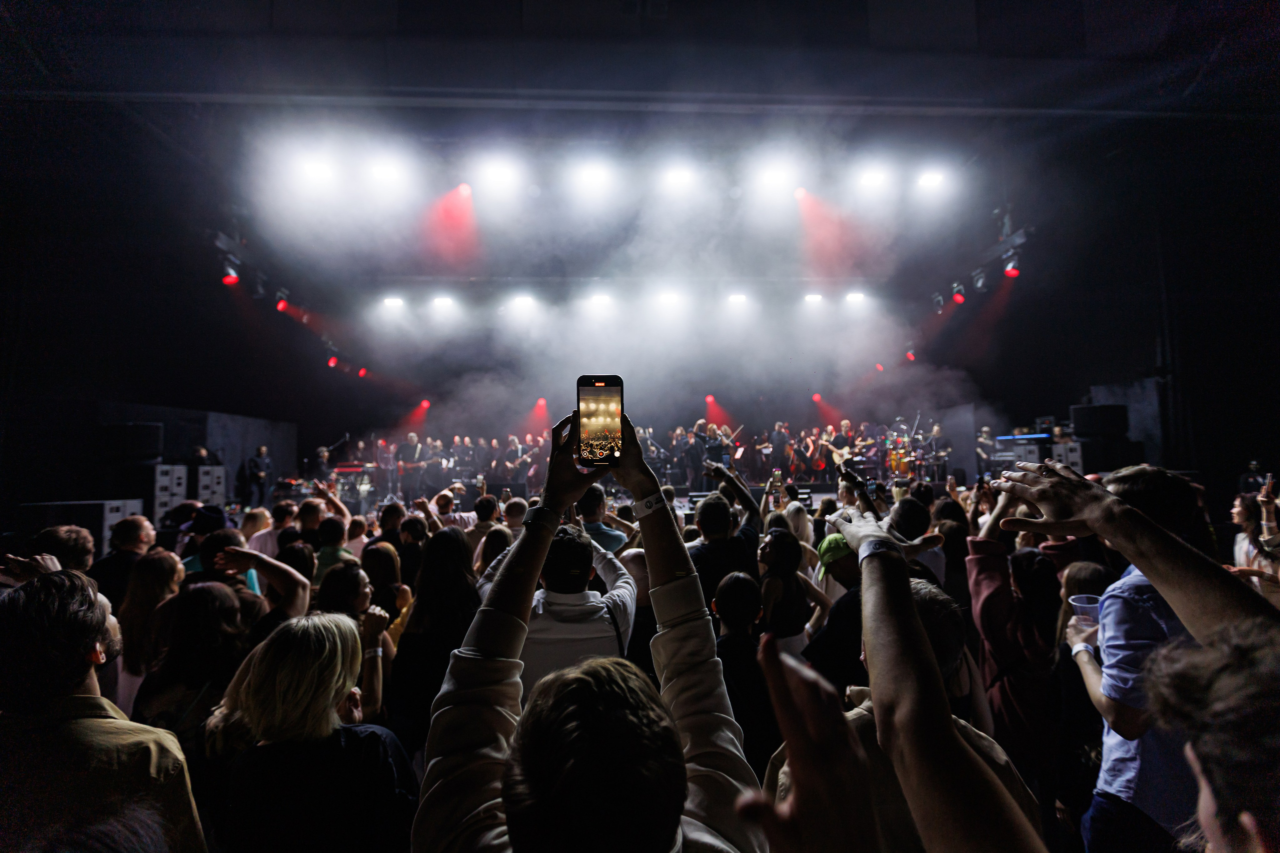 Concert Photography in Dubai — Anton Belyaev Live Performance. Evgen Yatsenko — Photographer in Dubai