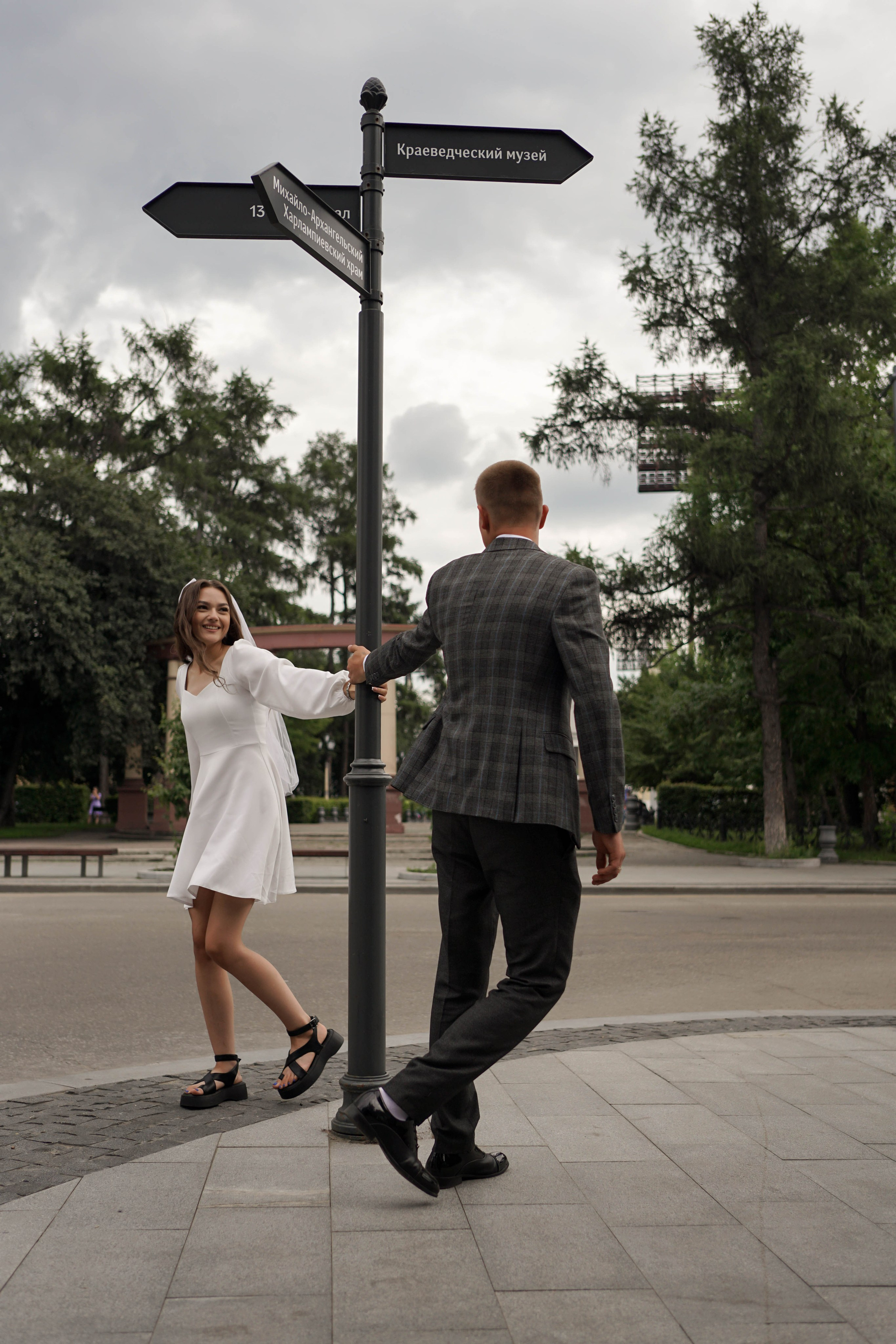 Марина и Андрей: регистрация, прогулка и банкет. Фотограф в Иркутске