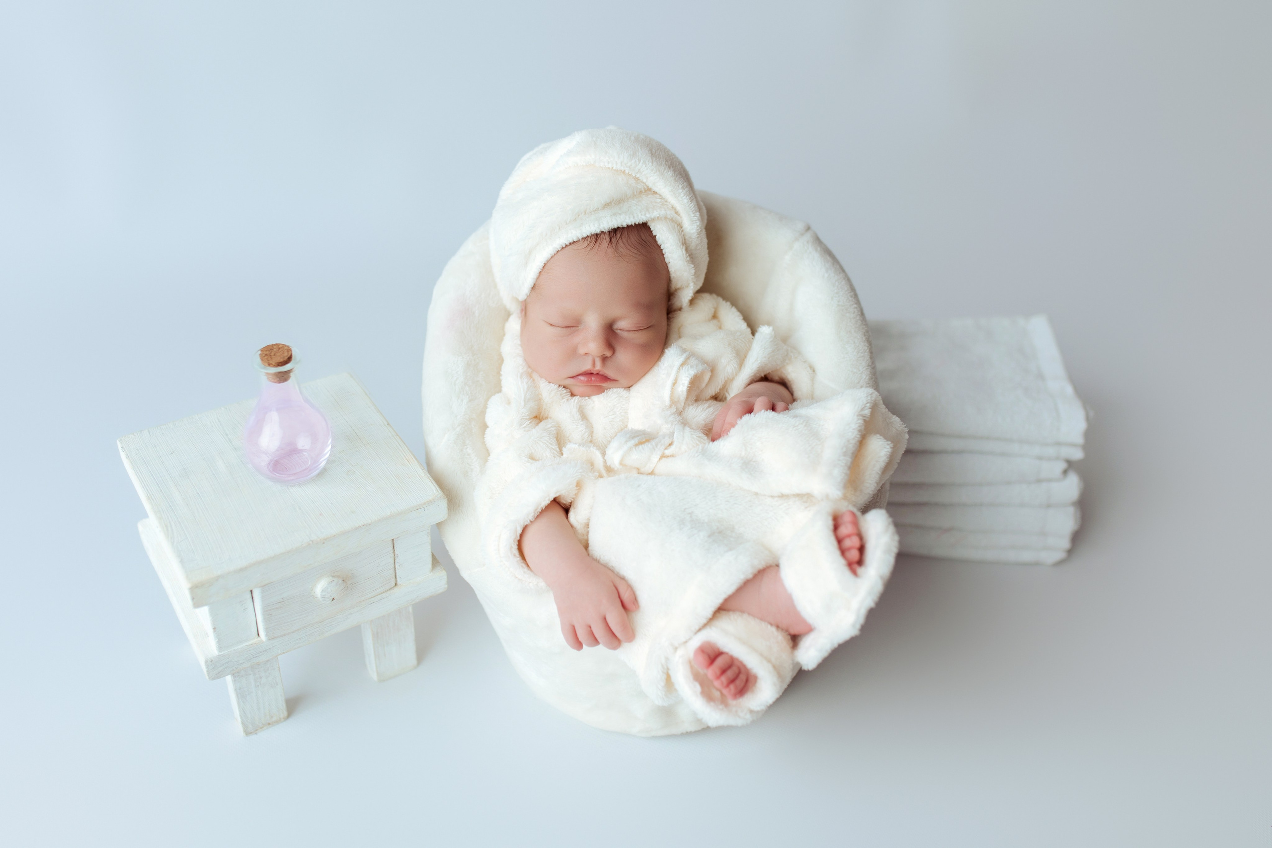 Новорожденные. Детский фотограф новорожденных Москва. годики под ключ. своя студия