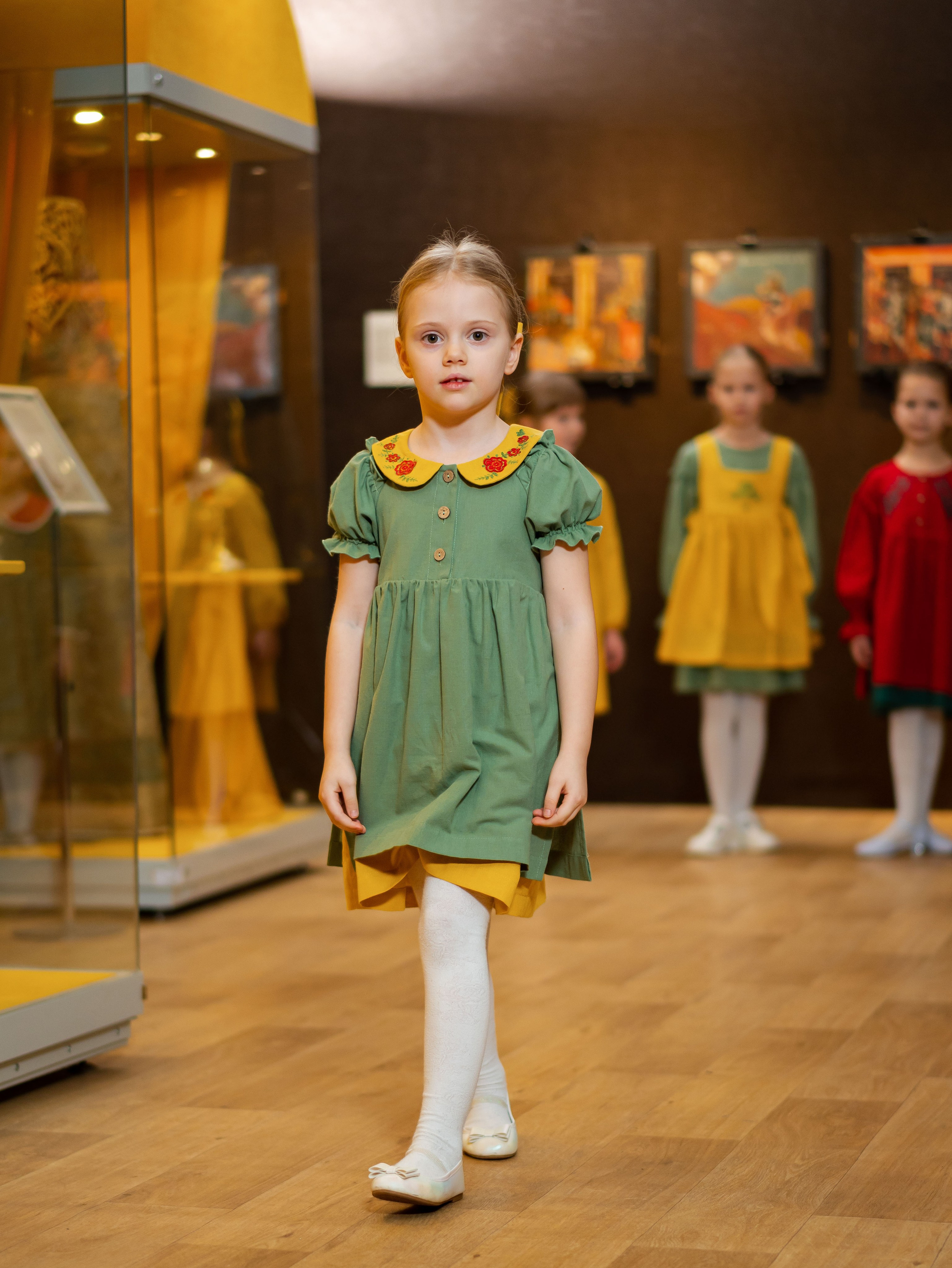 Показ одежды в рамках выставки «105. Лучшее». Фотограф Москва