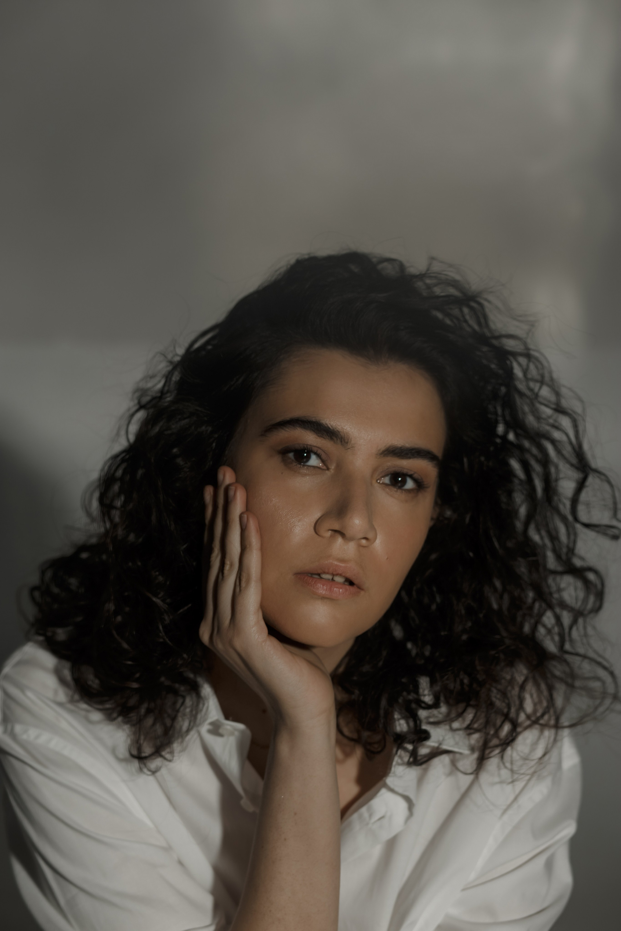 Фотосессия в студии «Классическая женственность». Портретный и свадебный фотограф Алла Карени Москва