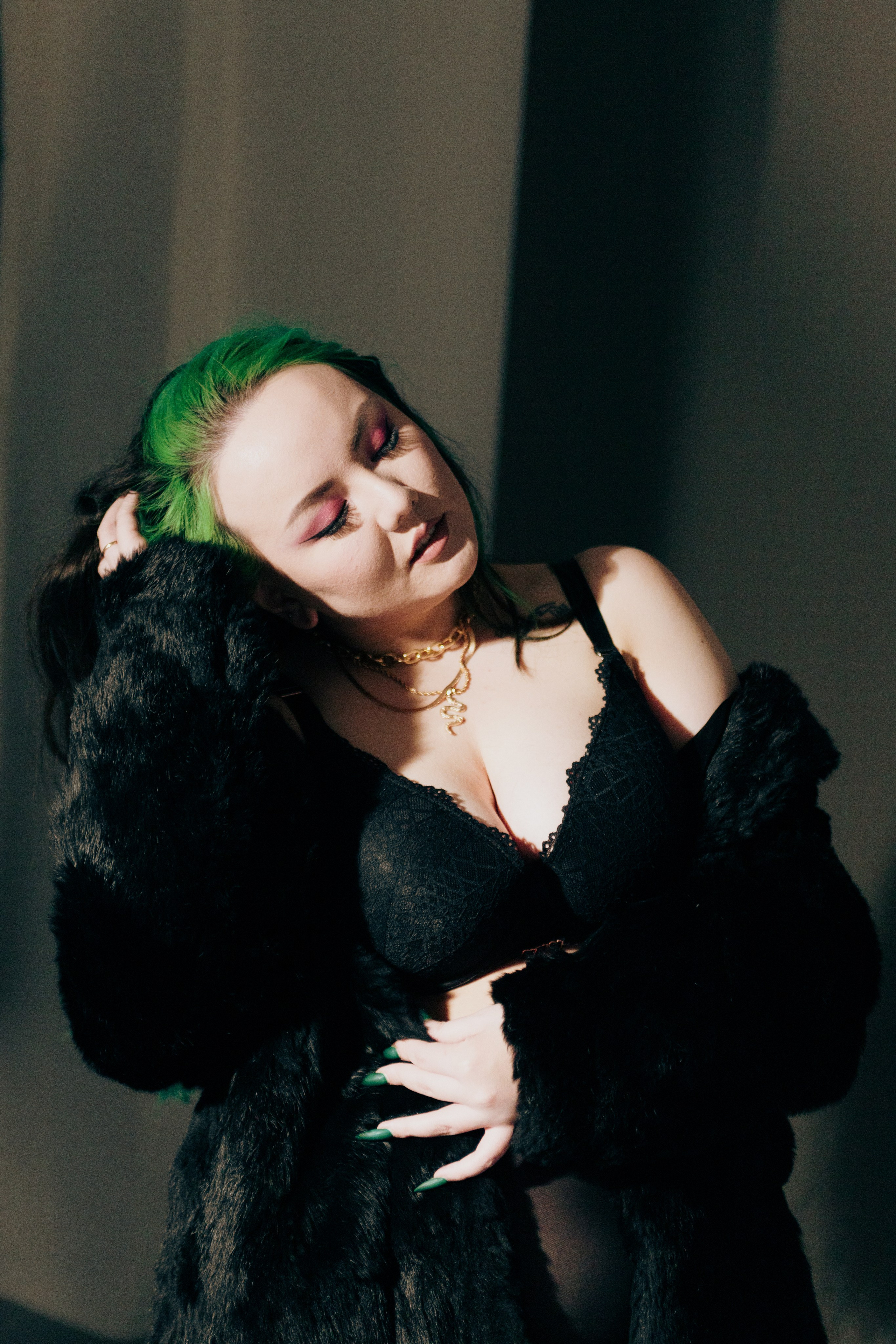 Ася. Студия