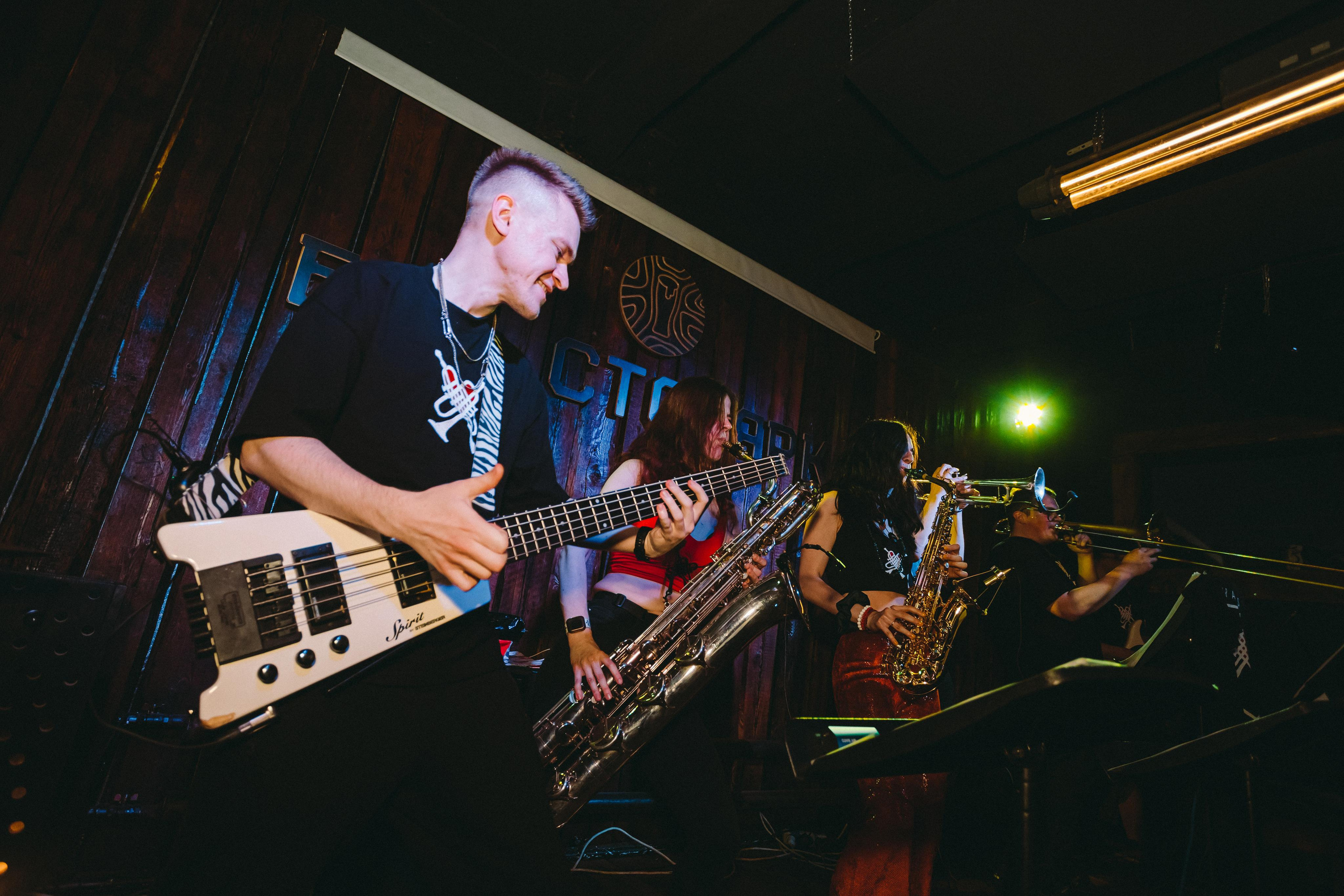 #BRASS NONAME. Фотограф Сонкина Татьяна