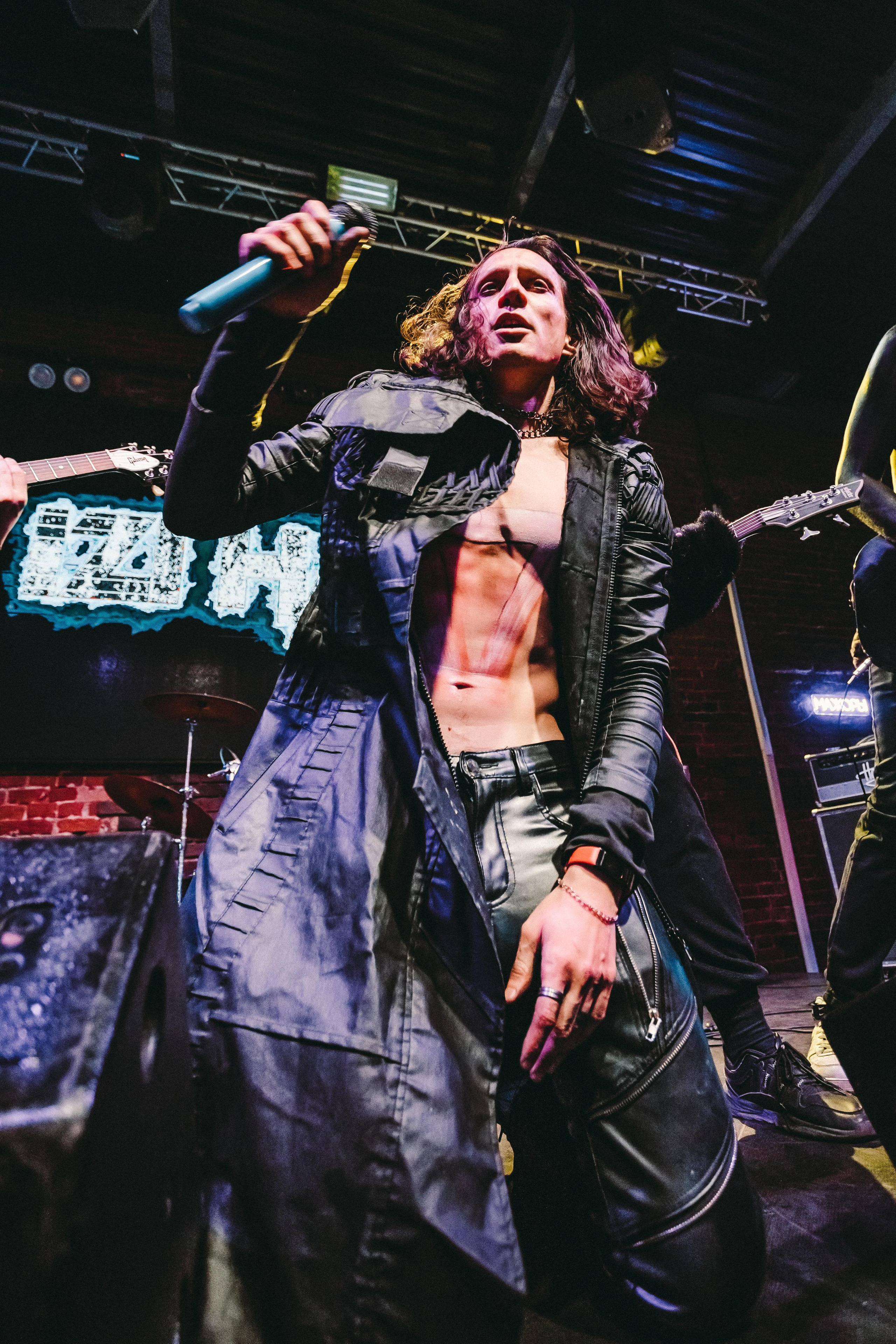 IZIHATE. Photographer Sonkina Tatiana (Tanya Ash)