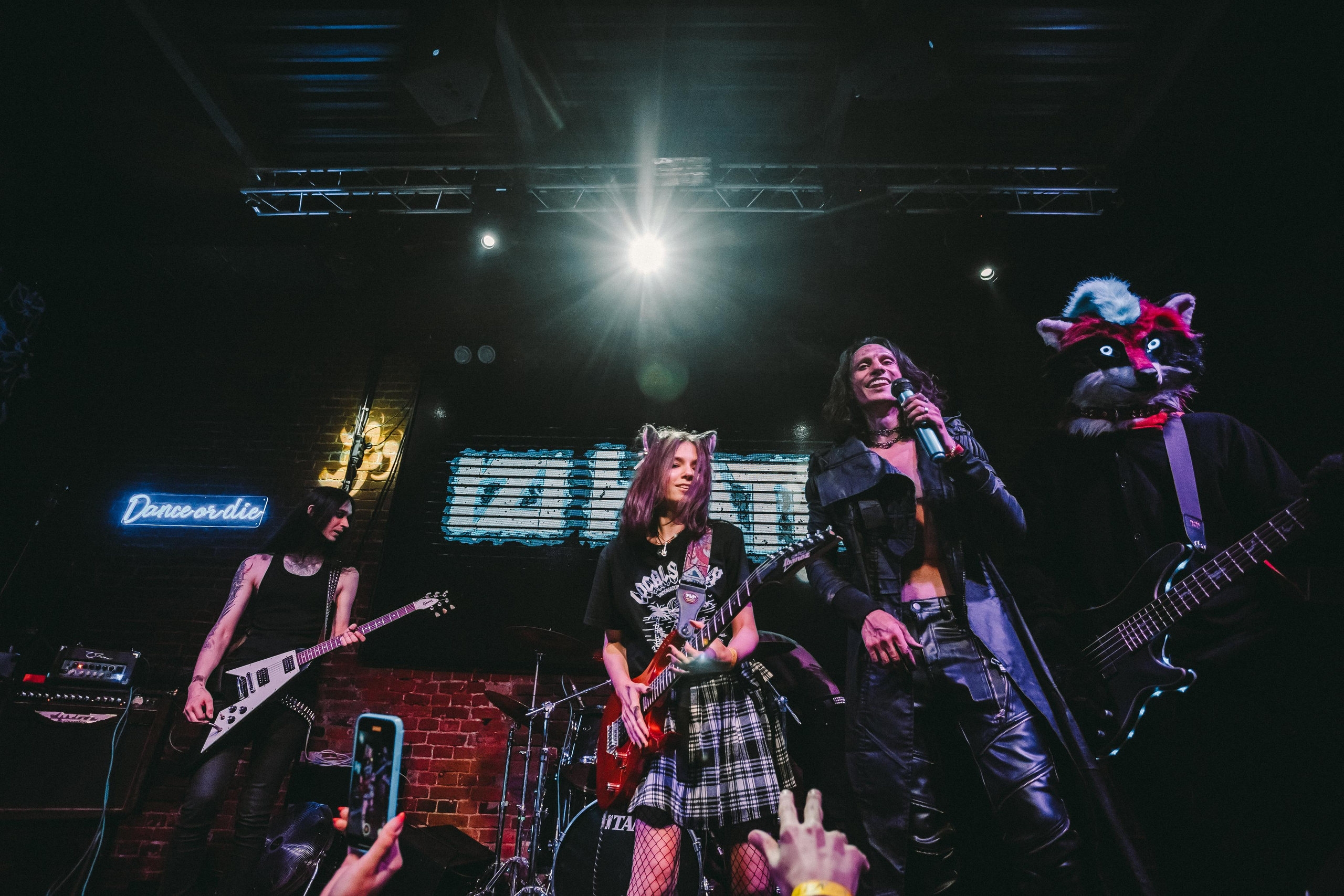 IZIHATE. Photographer Sonkina Tatiana (Tanya Ash)