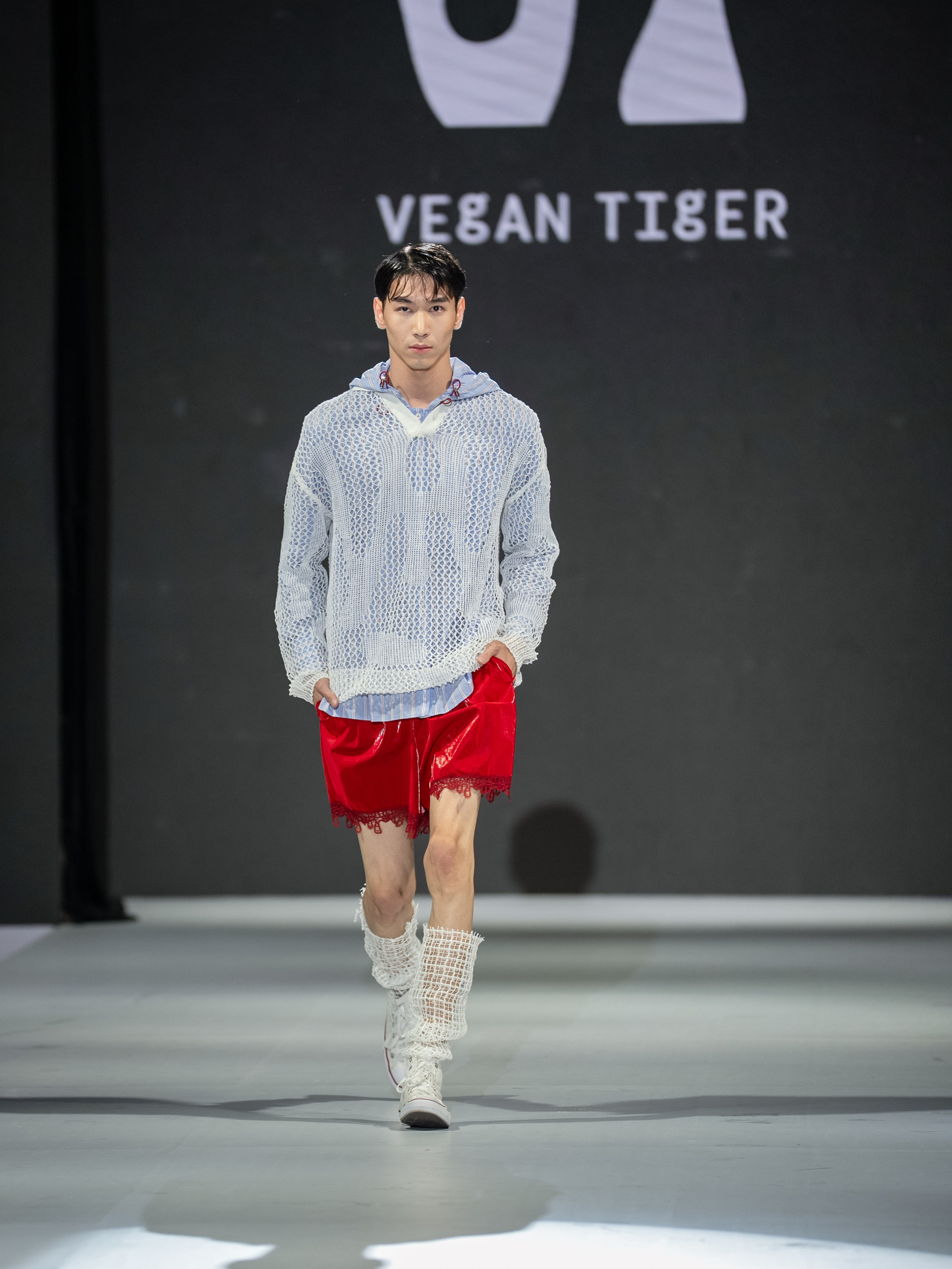 EURASIAN FASHION WEEK Vegan Tiger. Сайт Алматинского НЮ АРТ, будуар и фэшн фотографа Дениса Карпенко