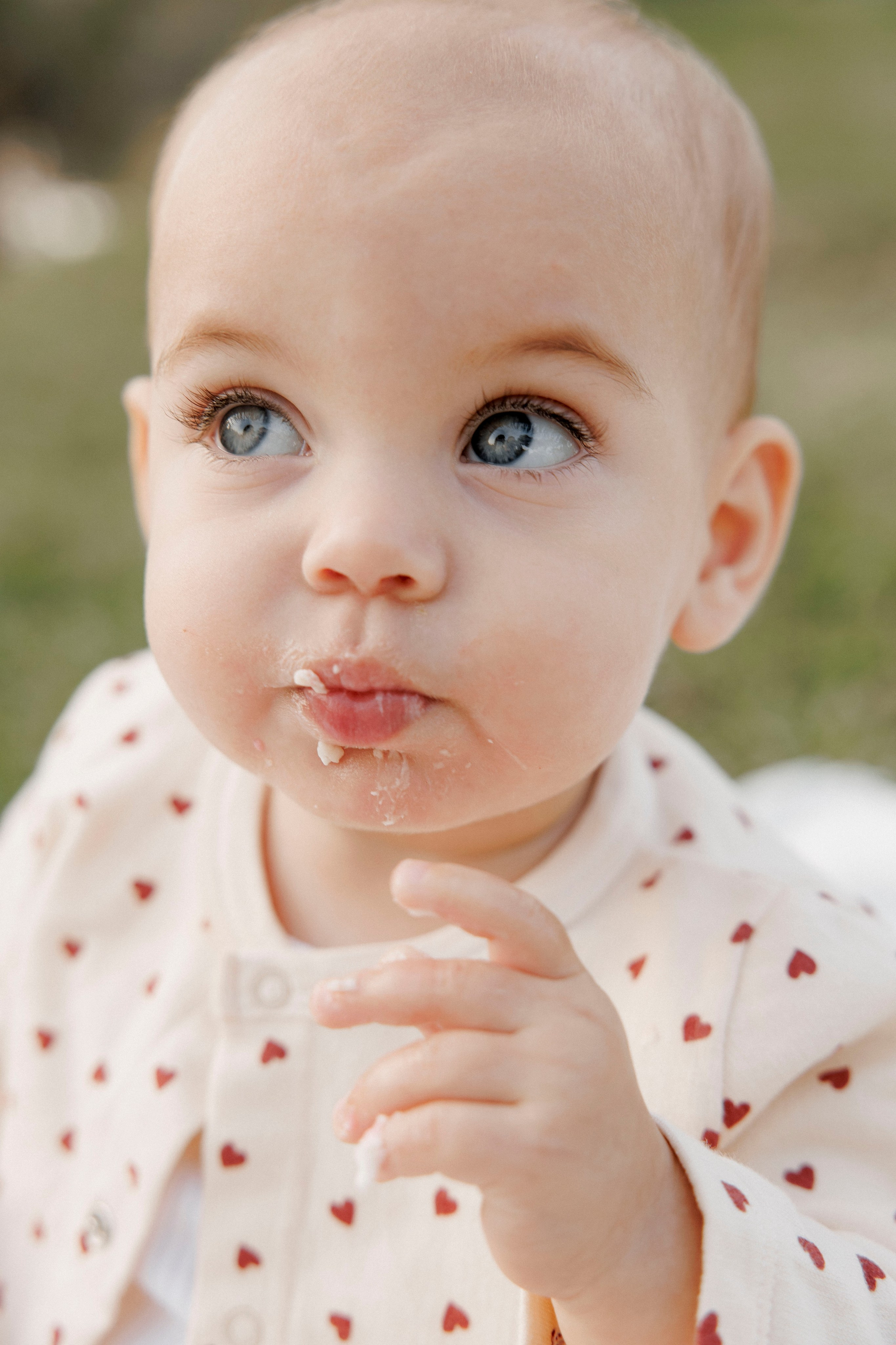 First year photoshoot inside the park (sunset). Wedding and family photographer