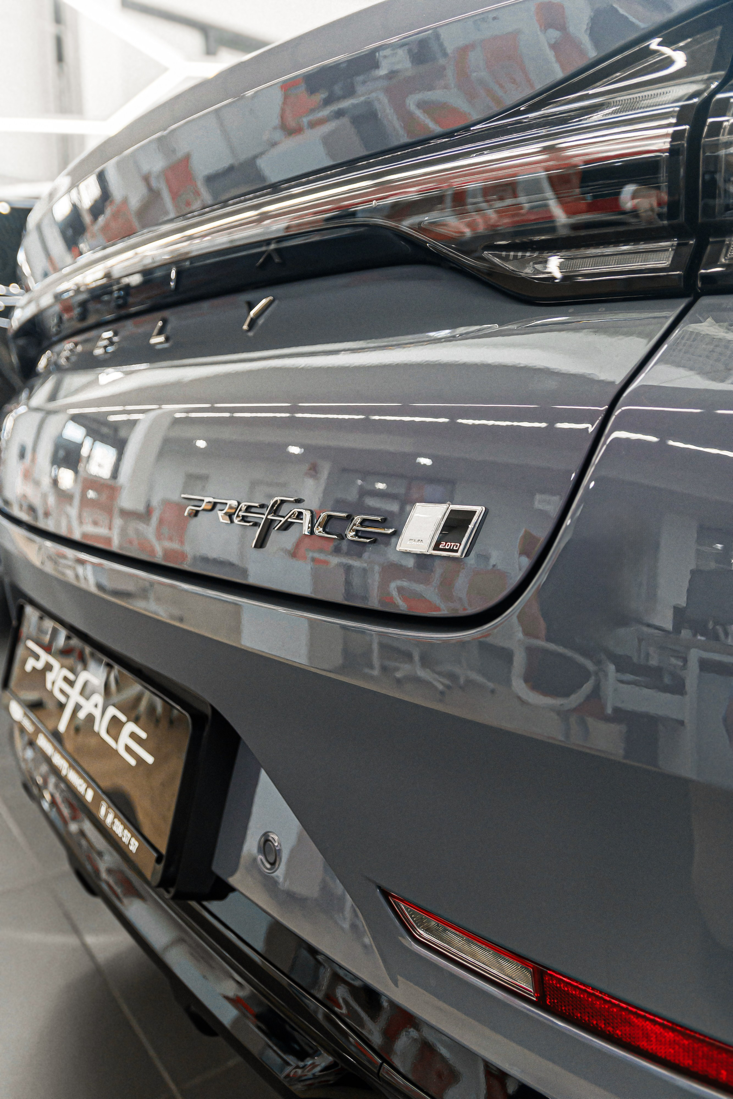 Джили Центр Минск. Свадебный фотограф Минск, Фаниполь, Беларусь Кирилл Напреев