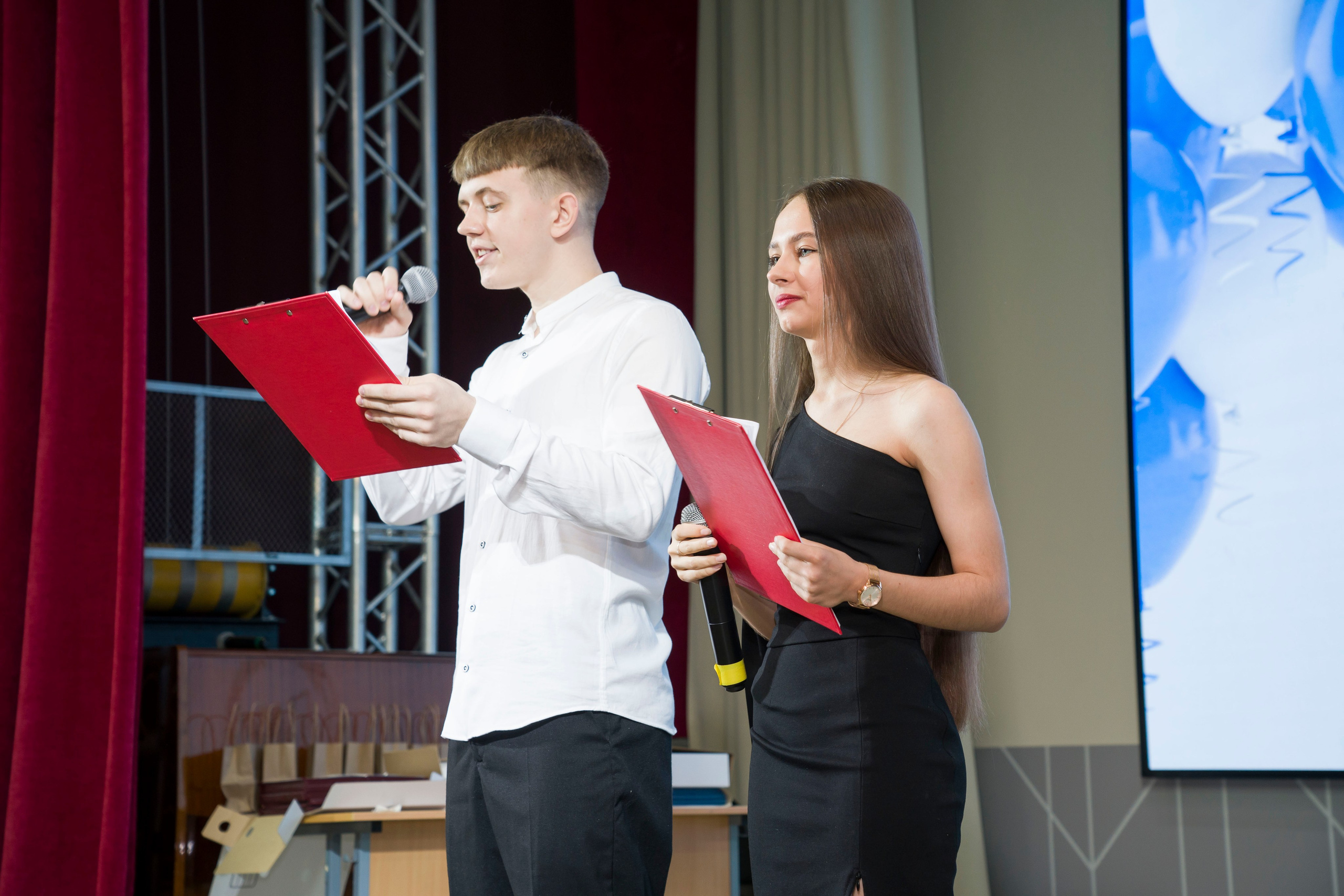 Выпускной в медколледже. Фотограф в Санкт-Петербурге. Репортажная и все съёмки для бизнеса