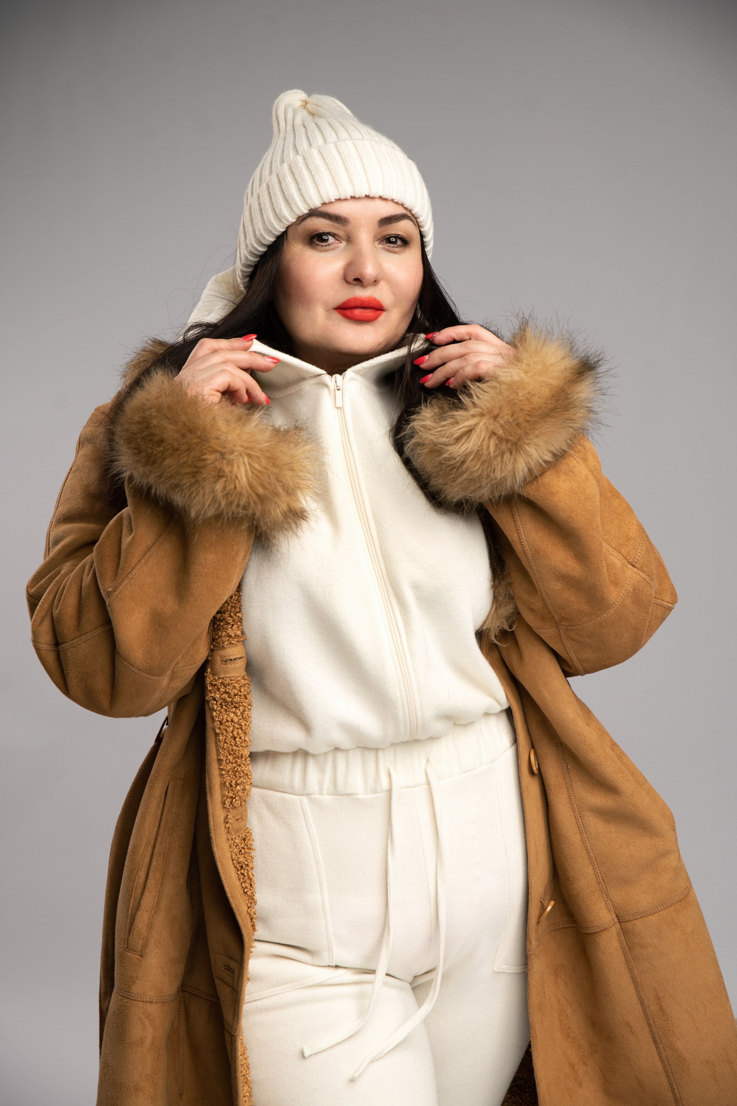 фотосъемка дубленки на белом фоне плюс размер арамиль