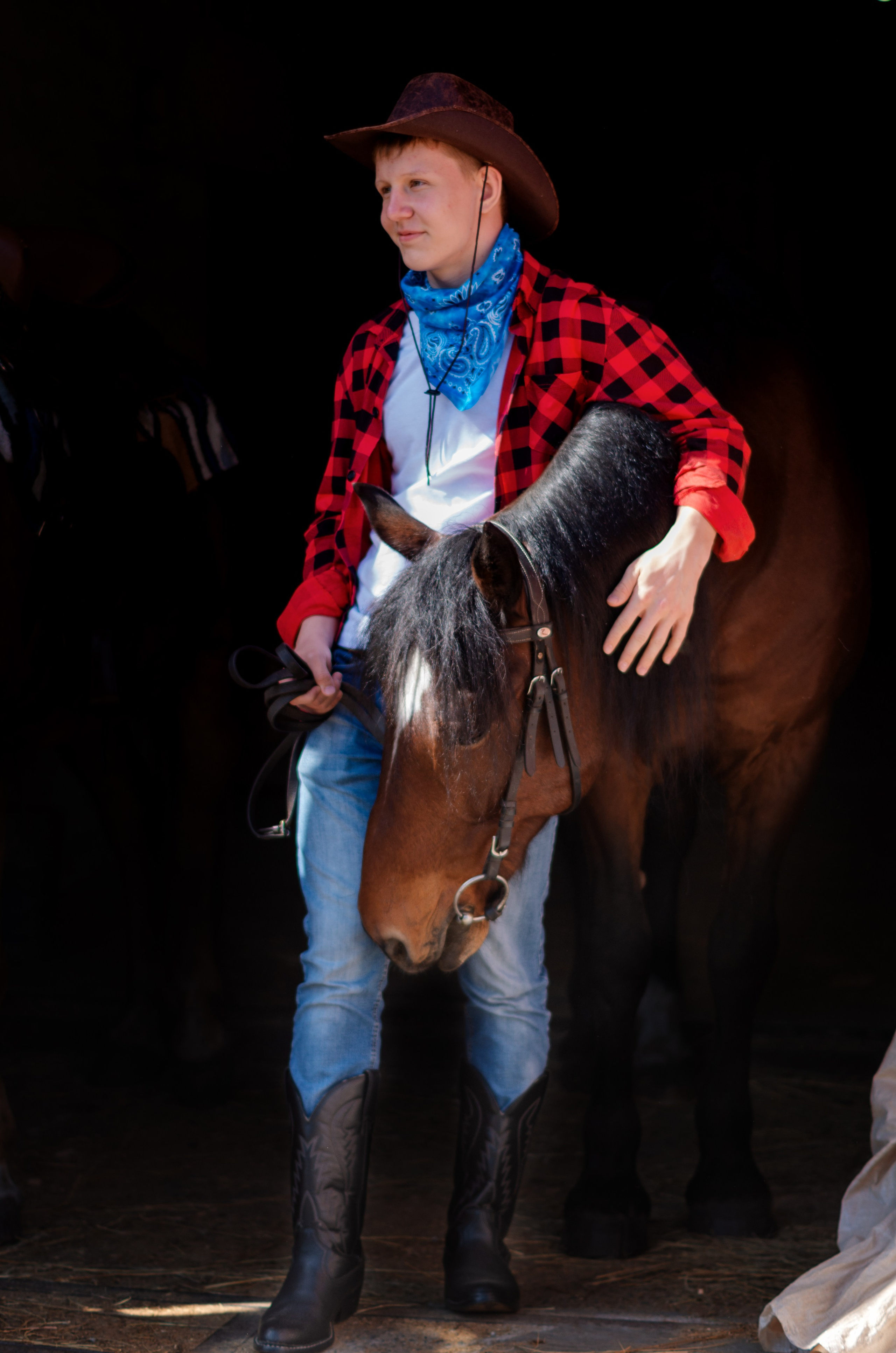 Мужской портрет: разное. Фотограф Марина Доглядная Челябинск фотосессии с лошадьми, мотоциклами