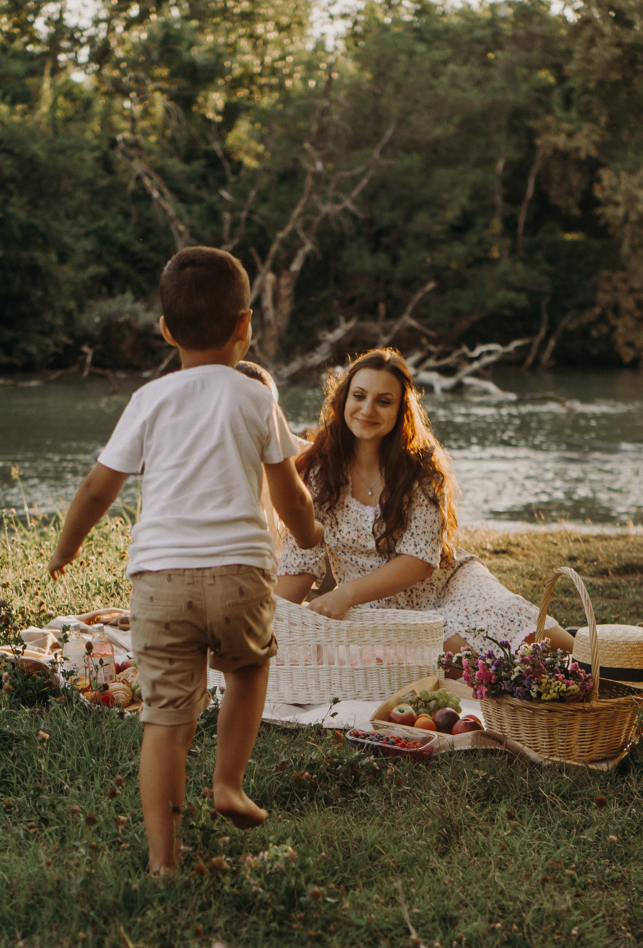 Пикник у реки…. Фотограф LIFE STYLE