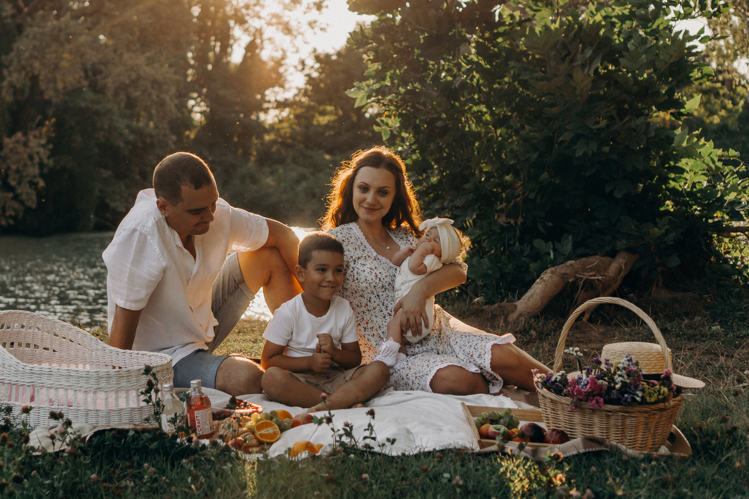 Пикник у реки…. Фотограф LIFE STYLE