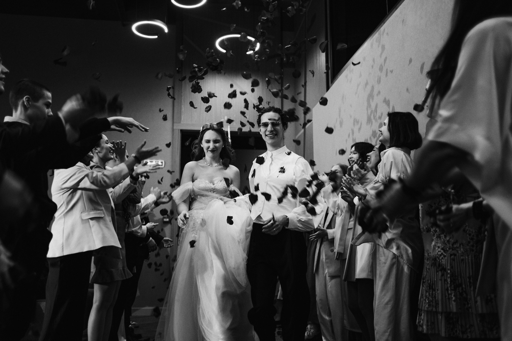 Свадебная фотосессия в Тюмени: ЗАГС, Мост Влюбленных и Монастырь | Фотограф Дарья Мустафина. Портретный фотограф Тюмень Дарья Мустафина