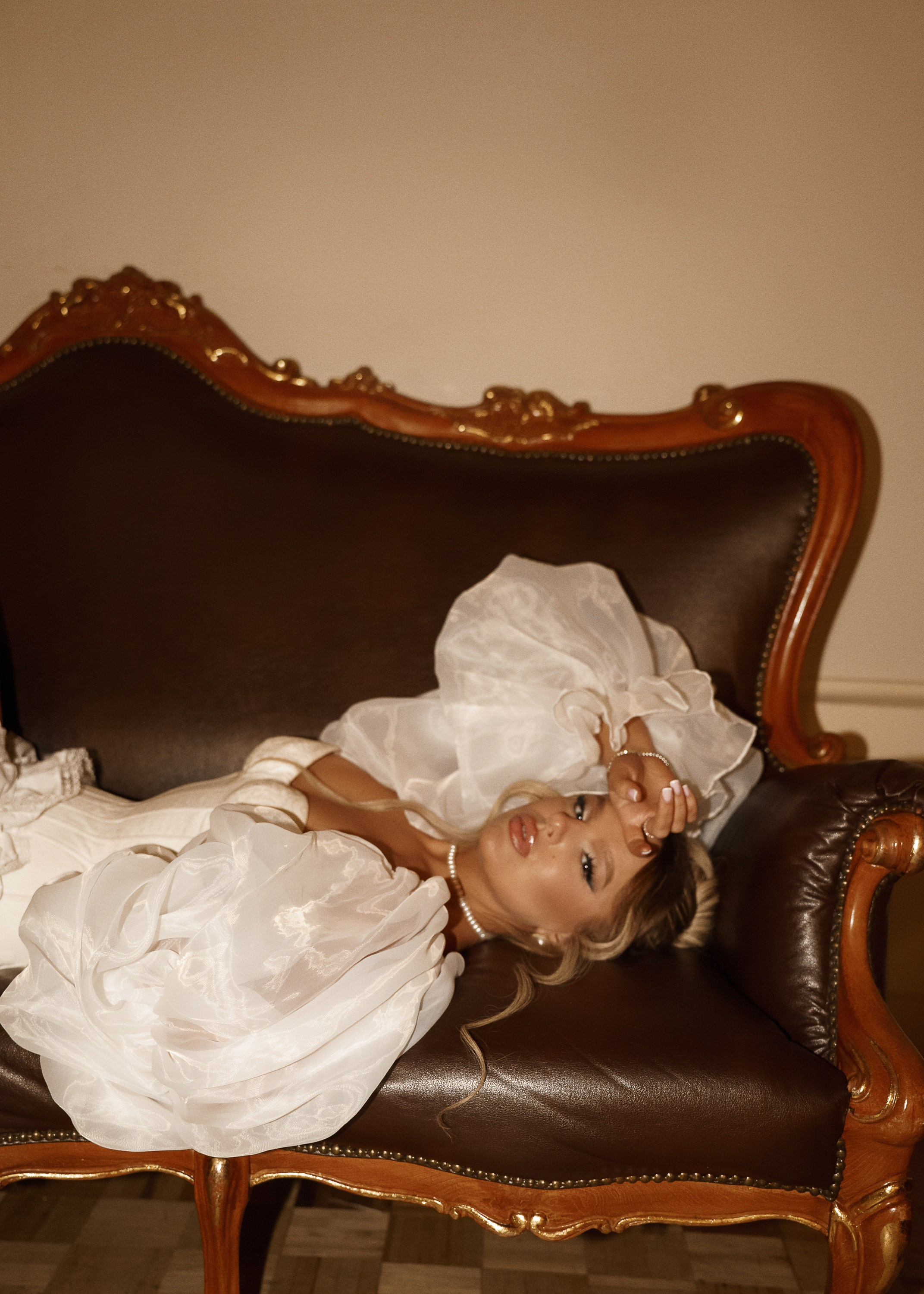 НАСТЯ. Женский портрет