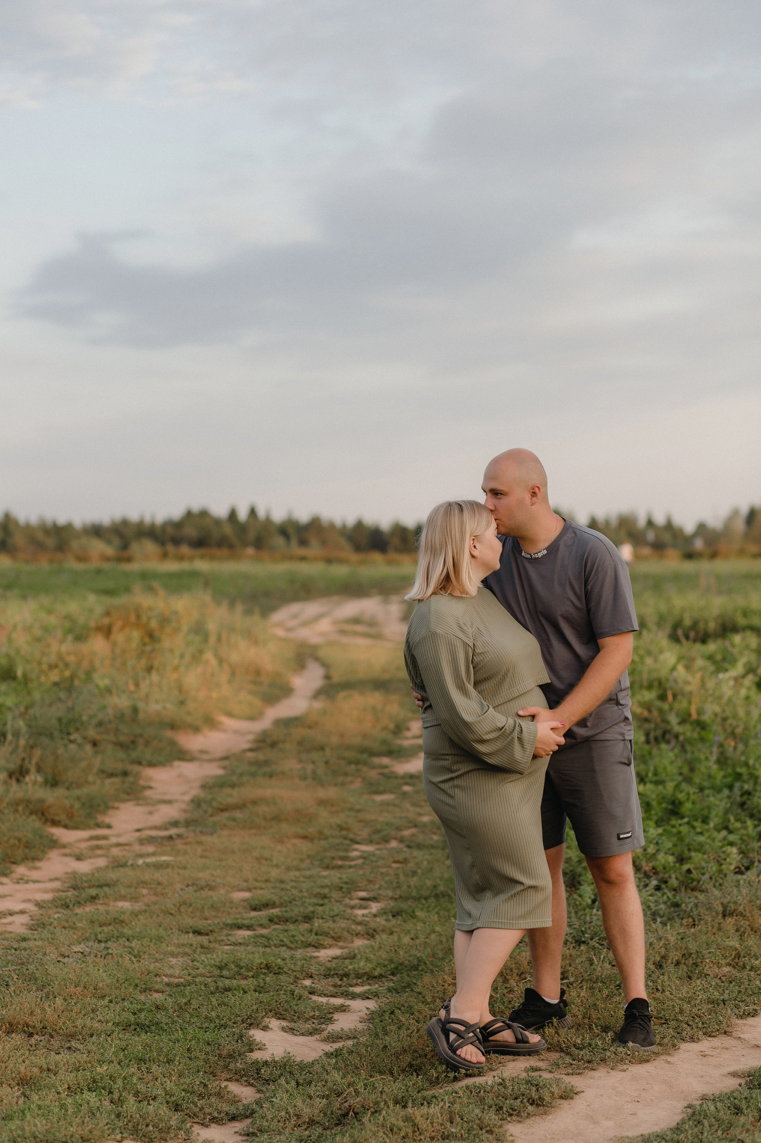 Аня, Вадим и Ева. Главная