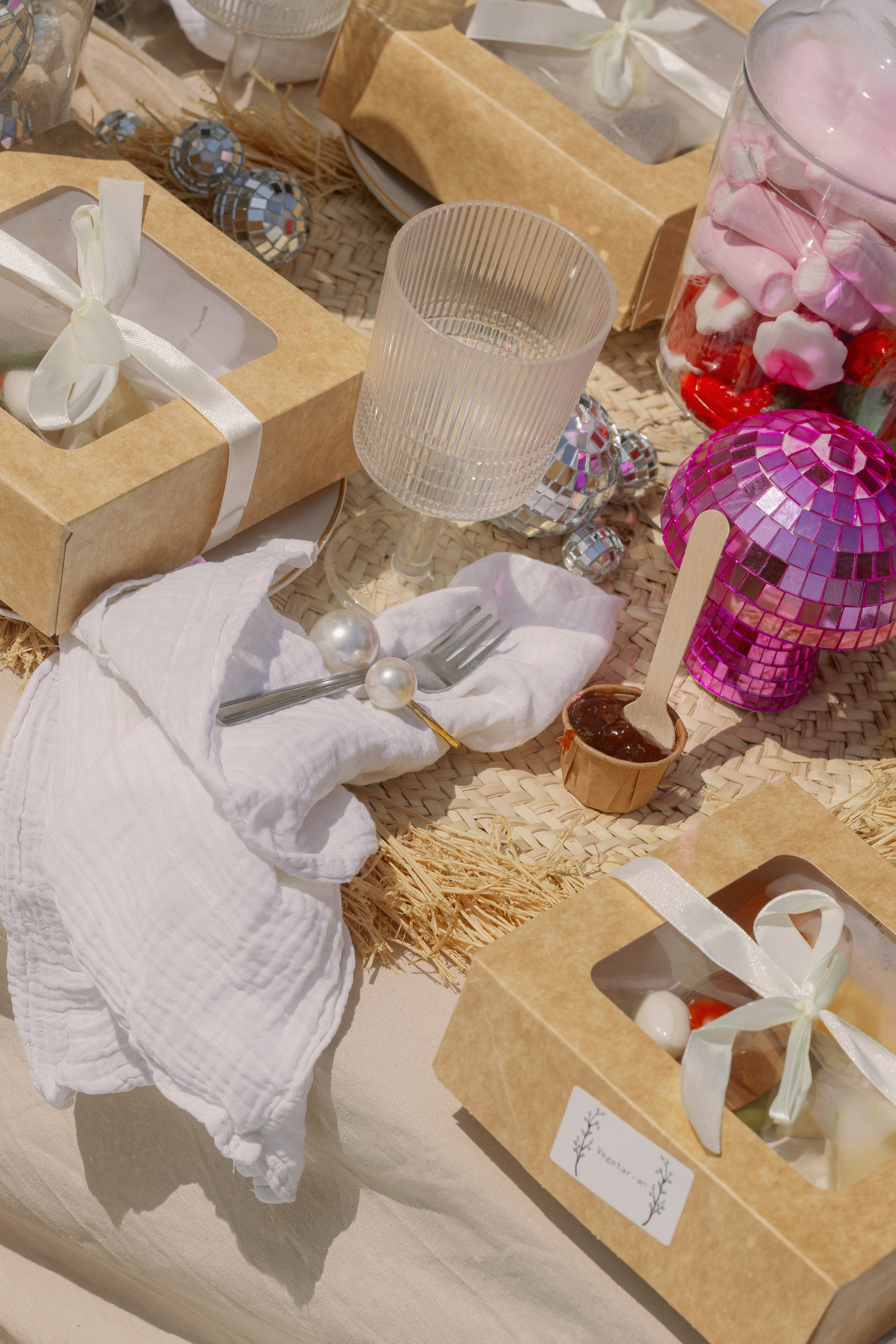 Bachelorette picnic in Barcelona. Europe Wedding Photo  — destination wedding photography across Europe and the Middle East