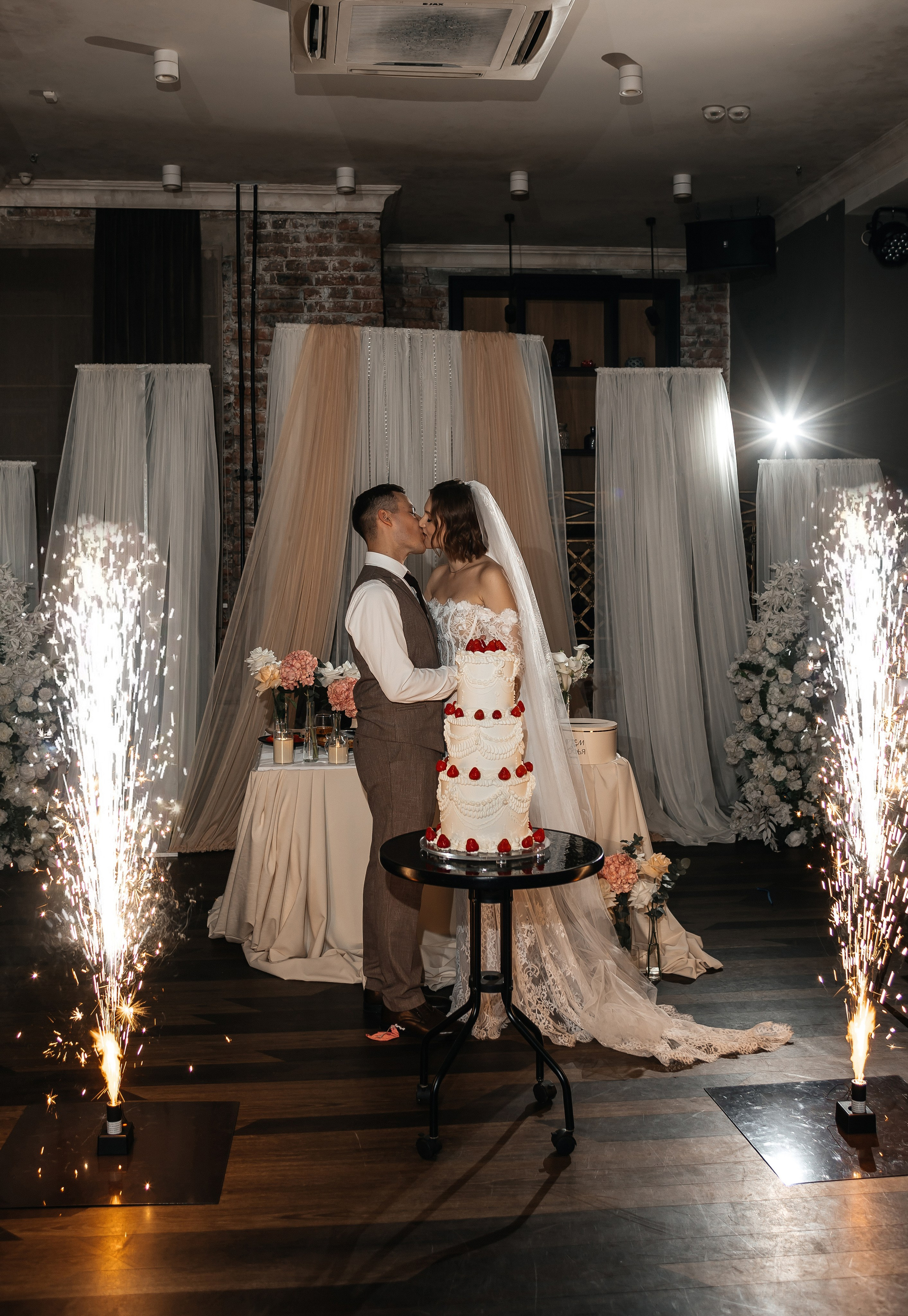 Артём & София | 14.06.25. Свадебный и семейный фотограф в Омске Евгения Хакимова