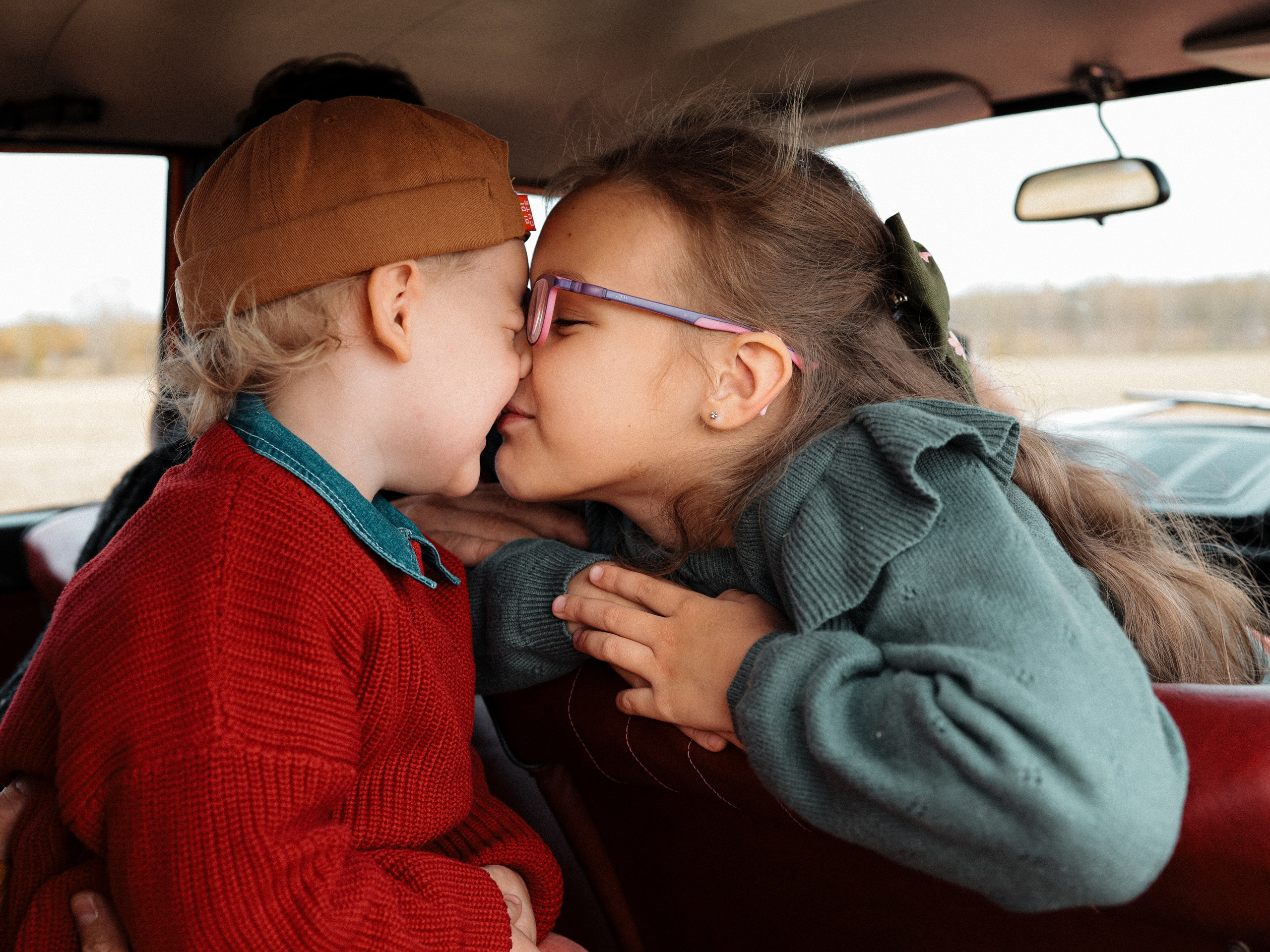 Семья Власовых и ретро авто. Семейный и детский фотограф в  г. Екатеринбурге Холодова Юлия